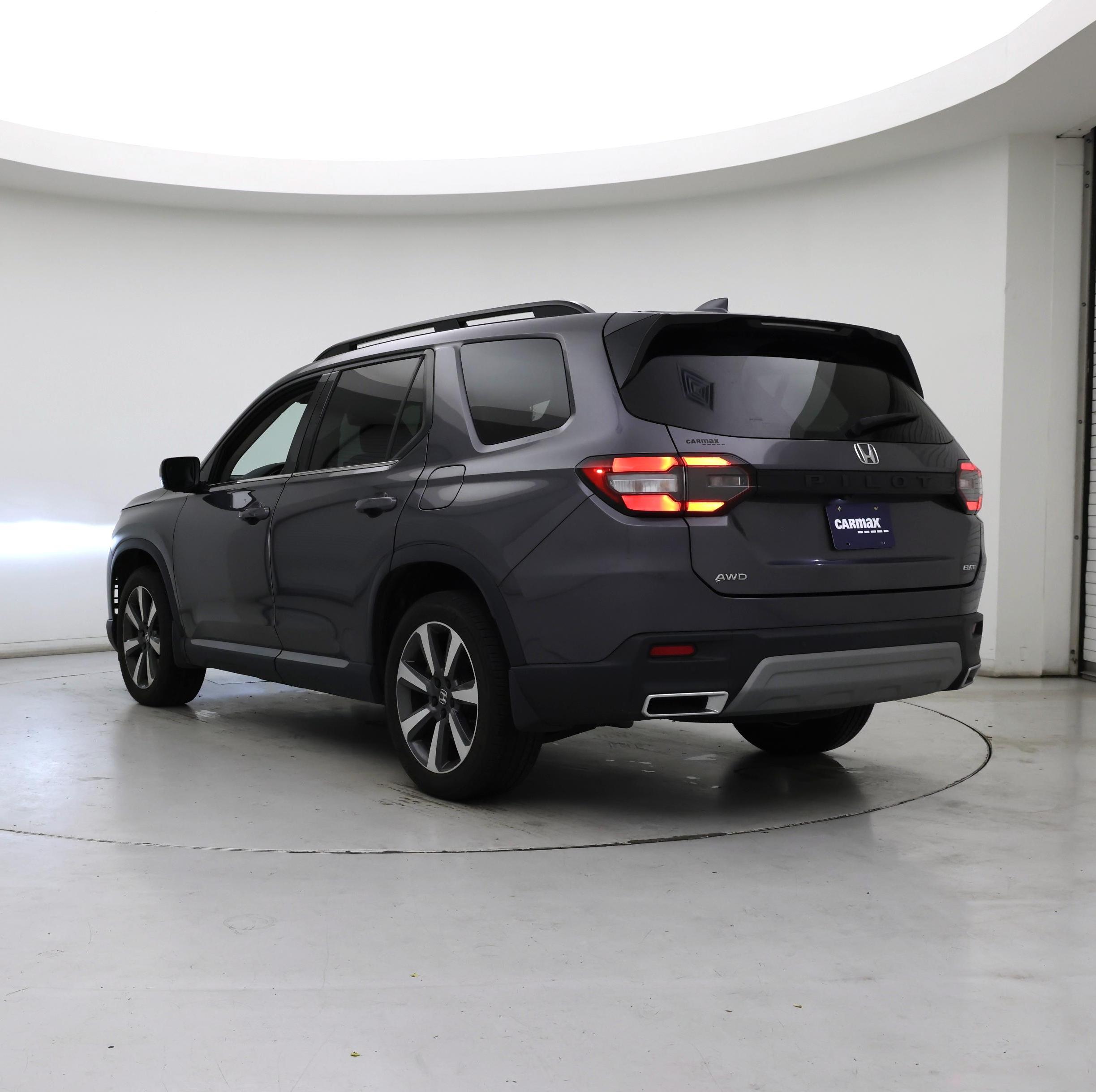 Thumbnail: 2023 Honda Pilot - 2