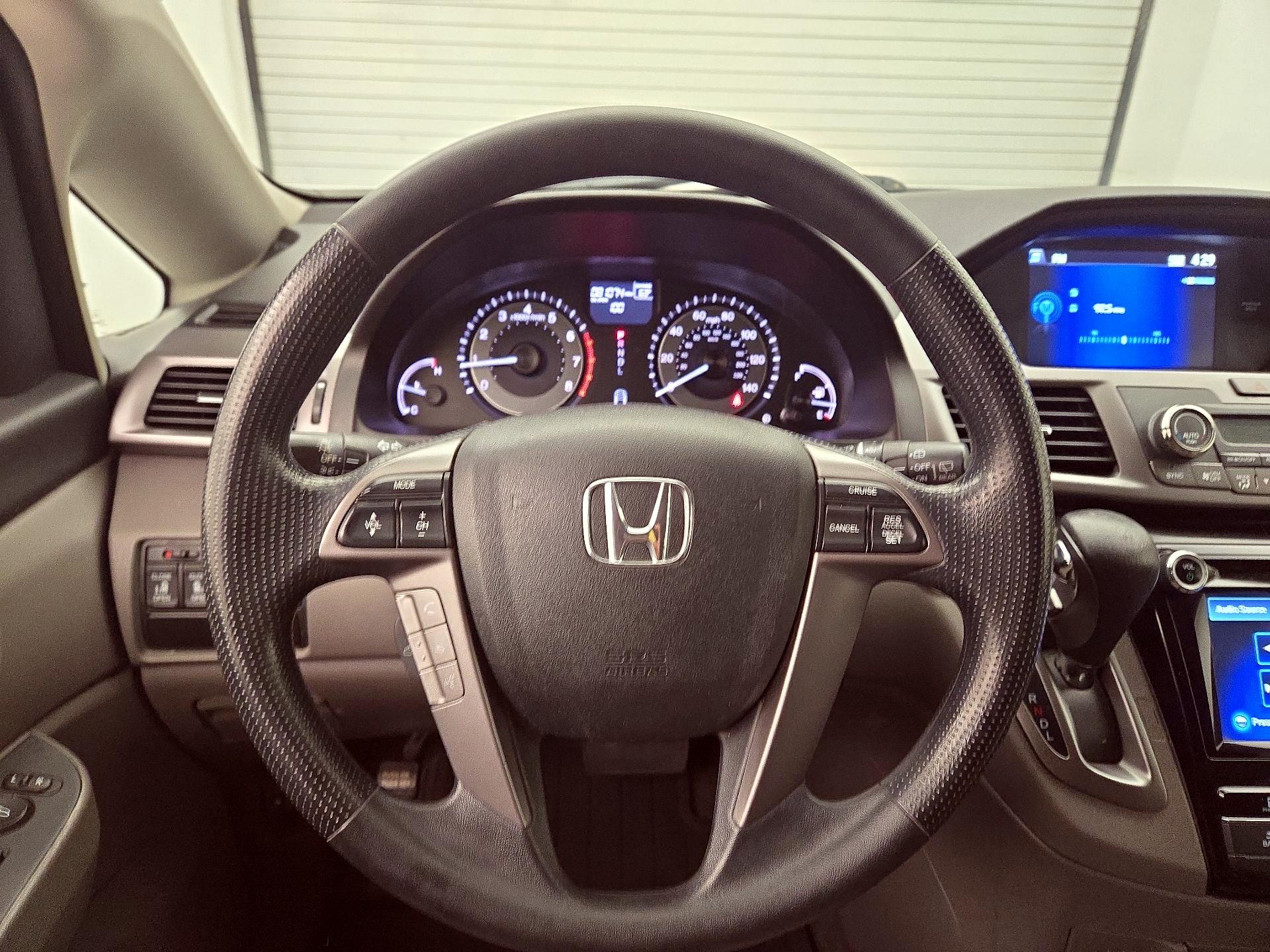 Thumbnail: 2015 Honda Odyssey - 10