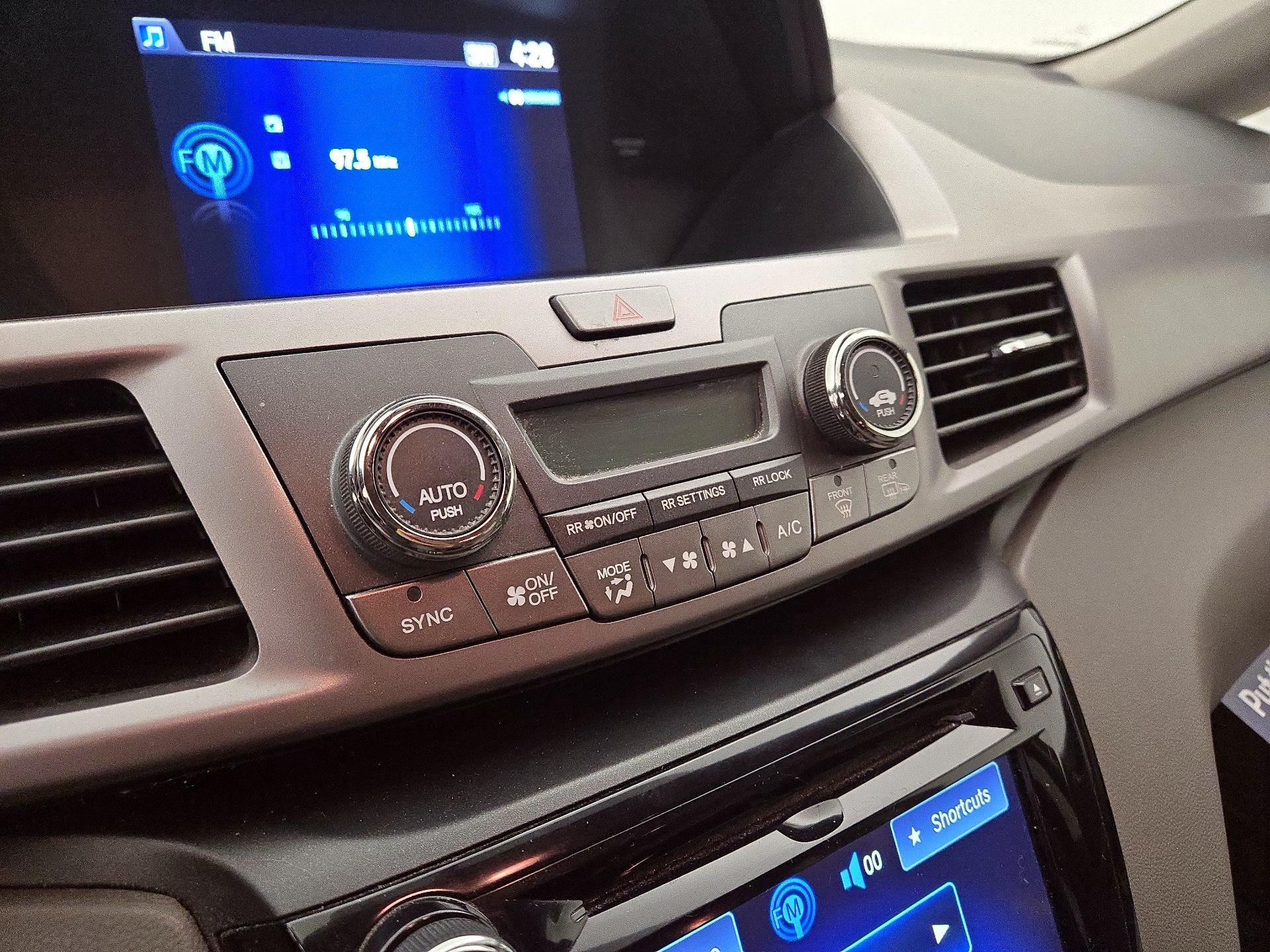 Thumbnail: 2015 Honda Odyssey - 16