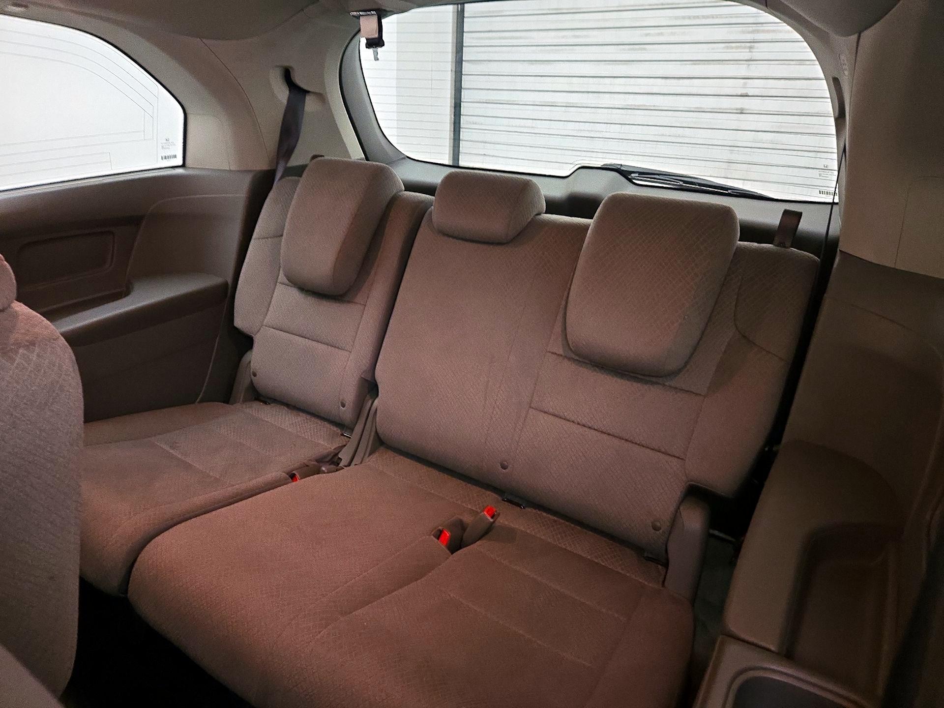 Thumbnail: 2015 Honda Odyssey - 19