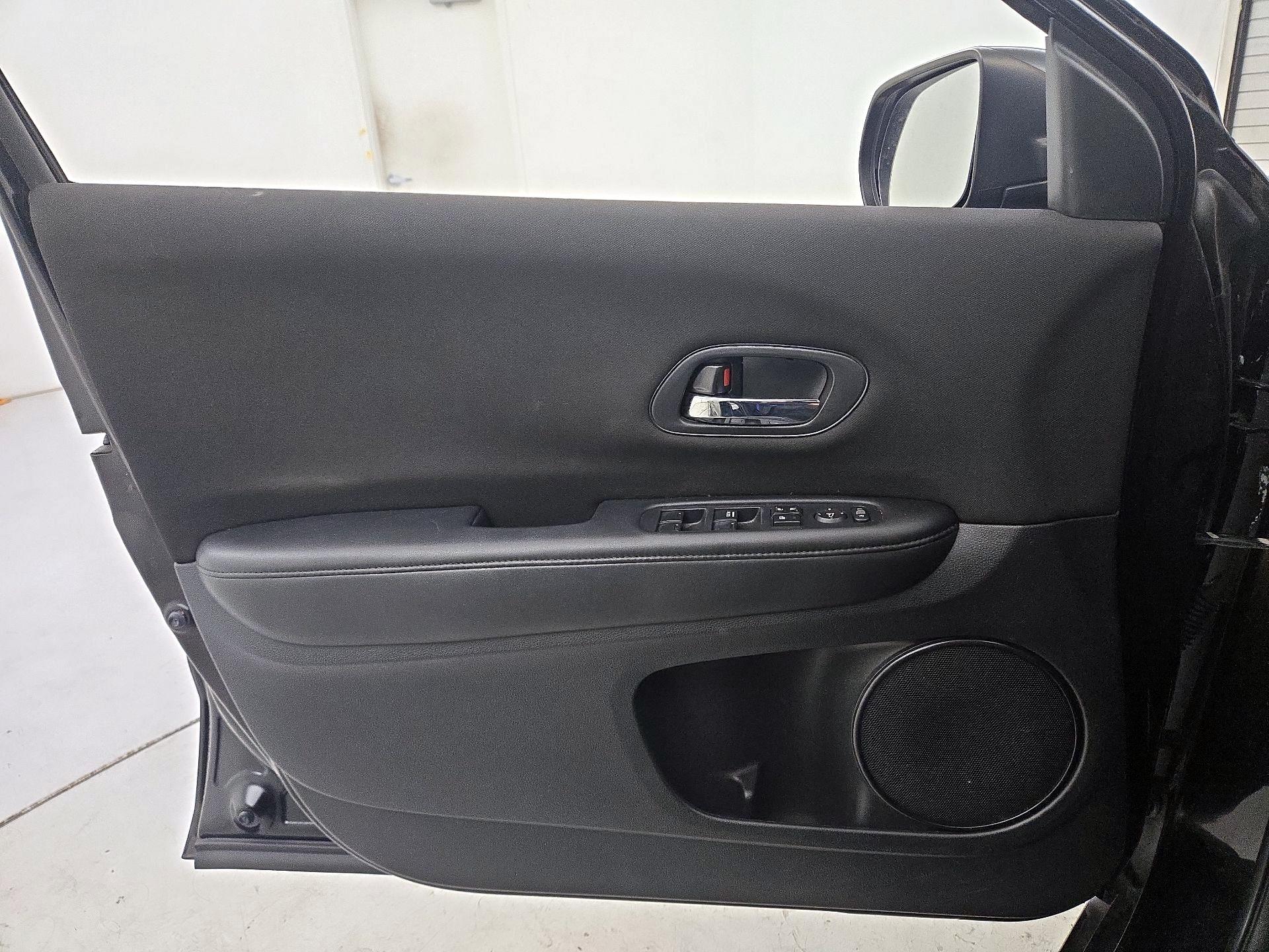 Thumbnail: 2017 Honda HR-V - 12