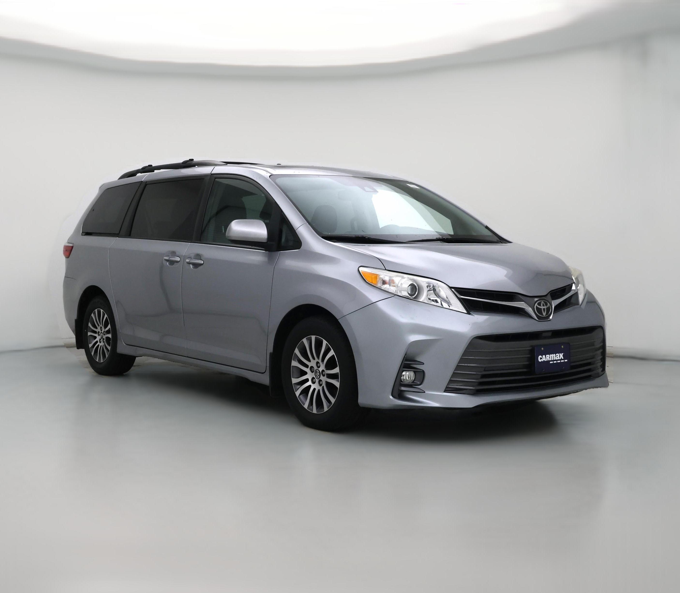Thumbnail: 2018 Toyota Sienna - 1