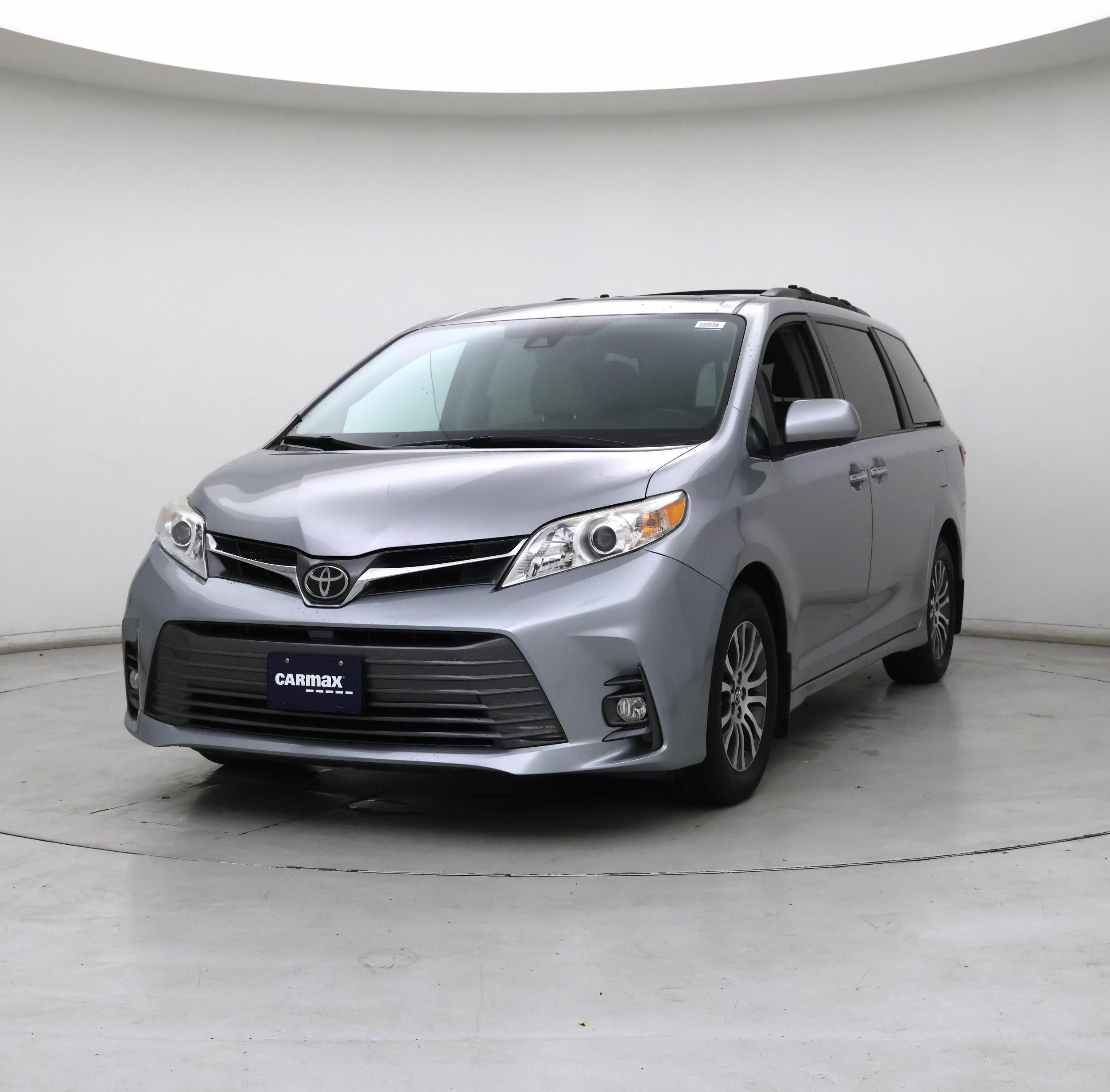 Thumbnail: 2018 Toyota Sienna - 4