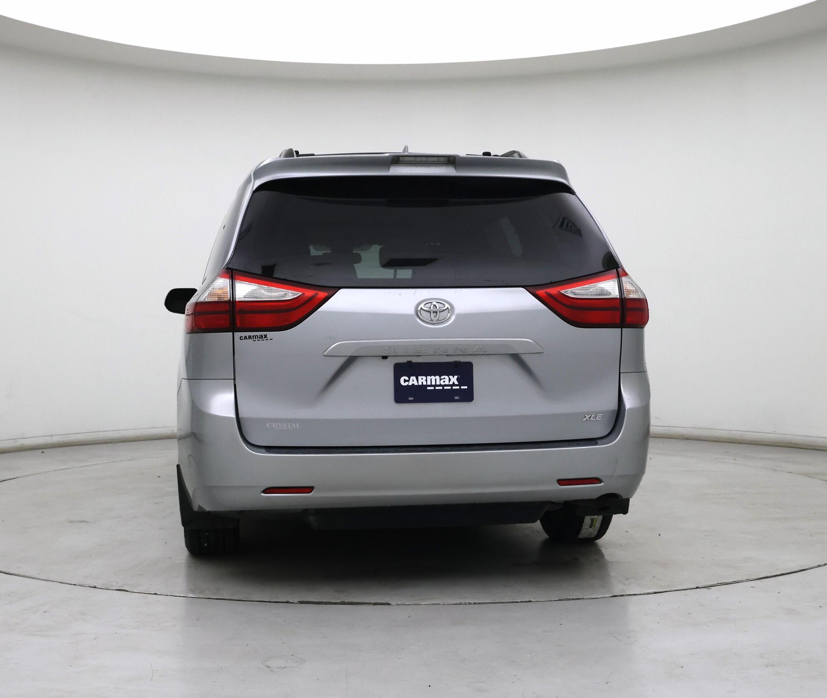 Thumbnail: 2018 Toyota Sienna - 6