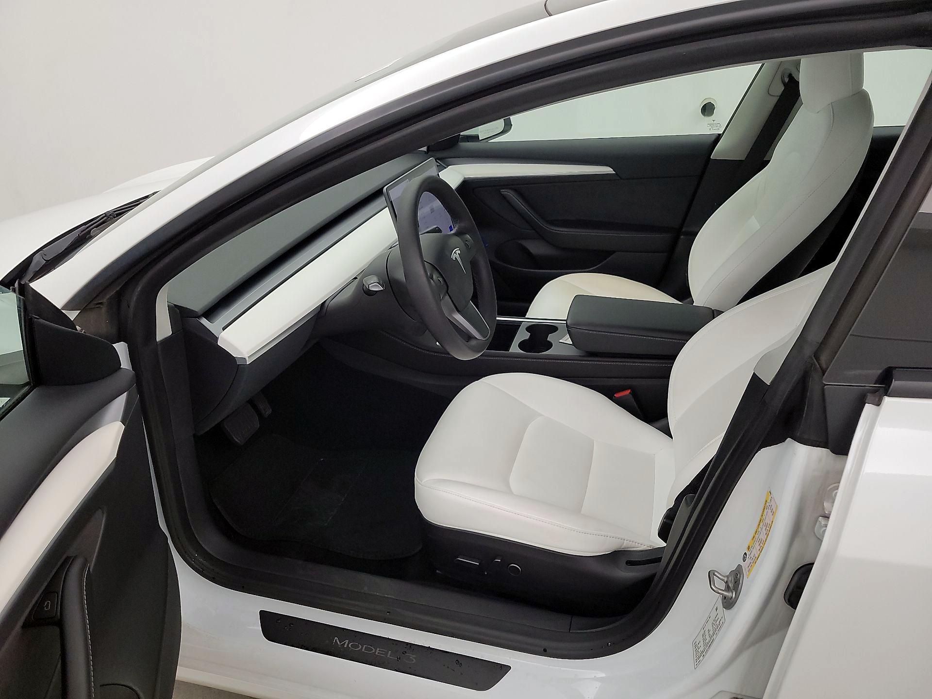 Thumbnail: 2022 Tesla Model 3 - 11