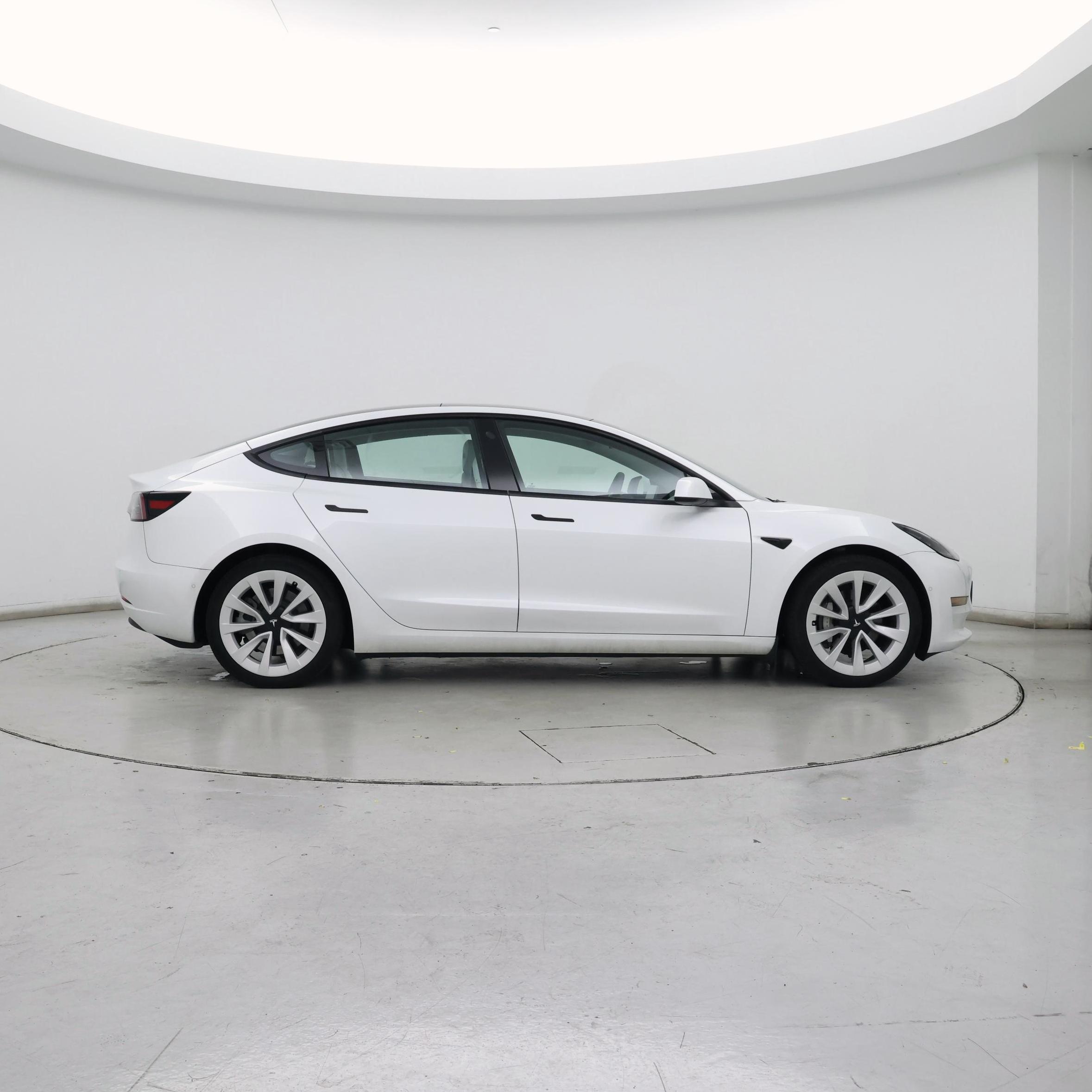 Thumbnail: 2022 Tesla Model 3 - 7