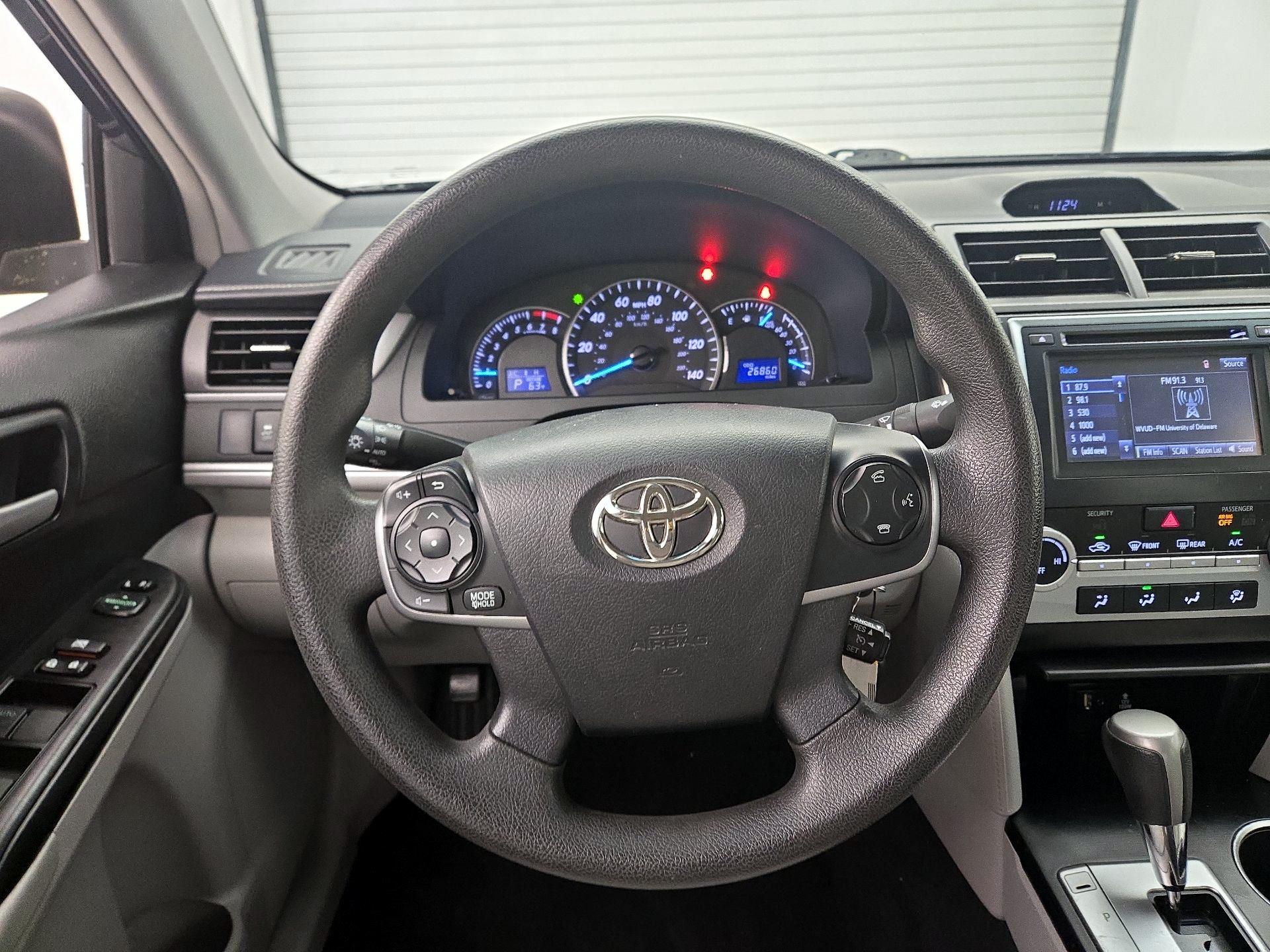 Thumbnail: 2014 Toyota Camry - 10