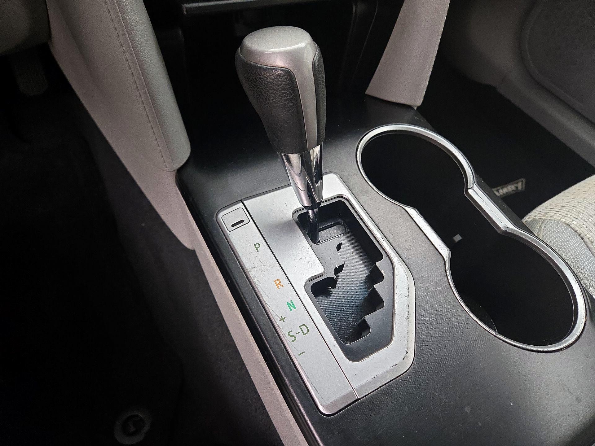 Thumbnail: 2014 Toyota Camry - 16