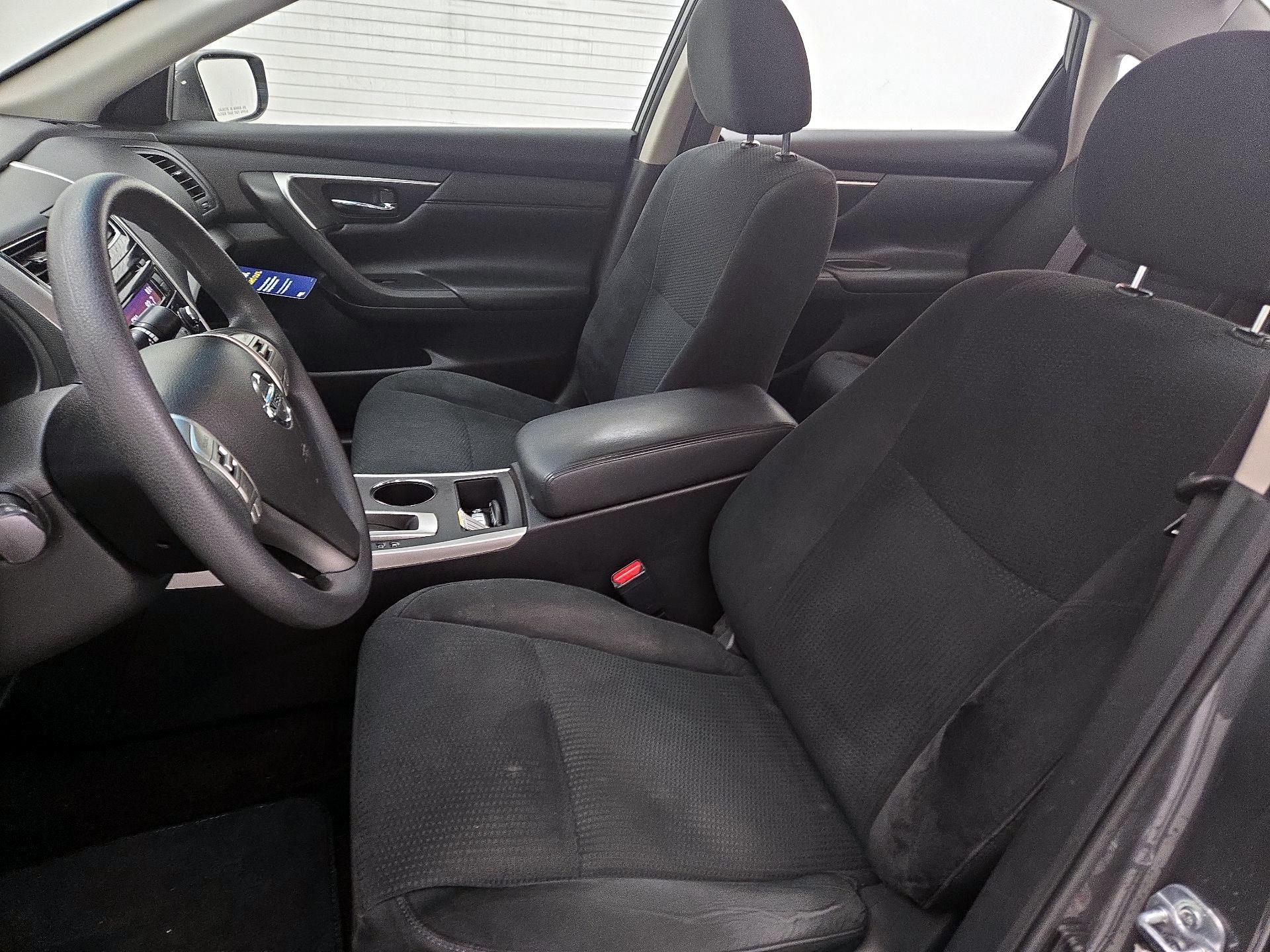 Thumbnail: 2015 Nissan Altima - 11