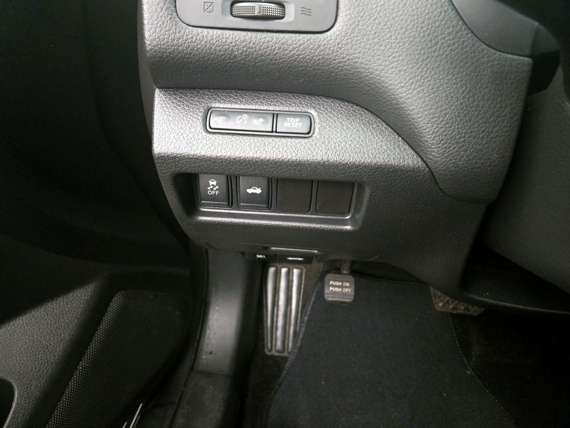 Thumbnail: 2015 Nissan Altima - 13