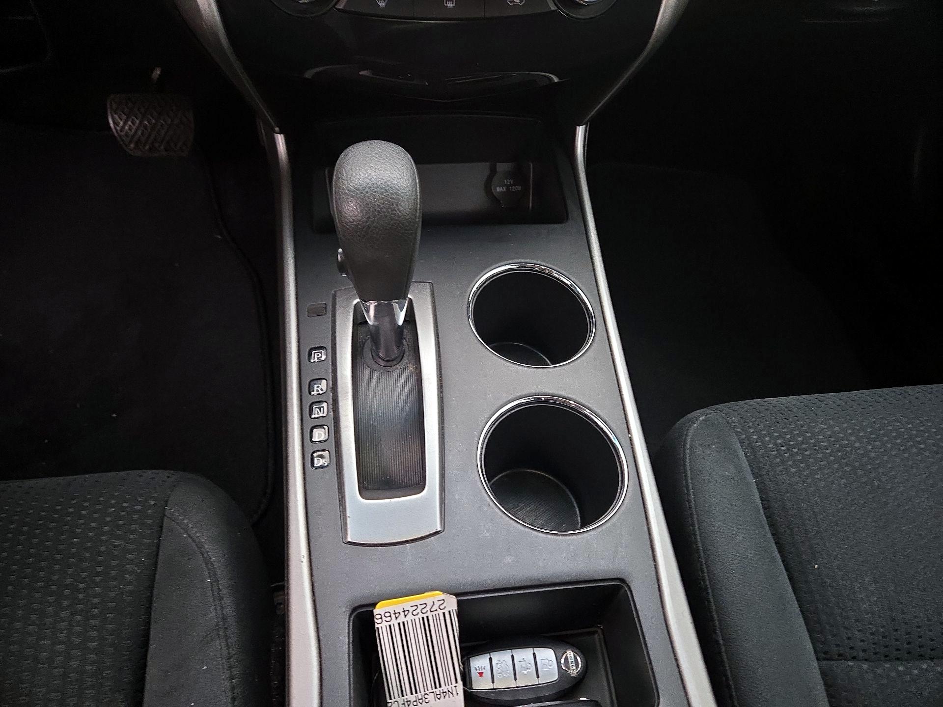 Thumbnail: 2015 Nissan Altima - 16