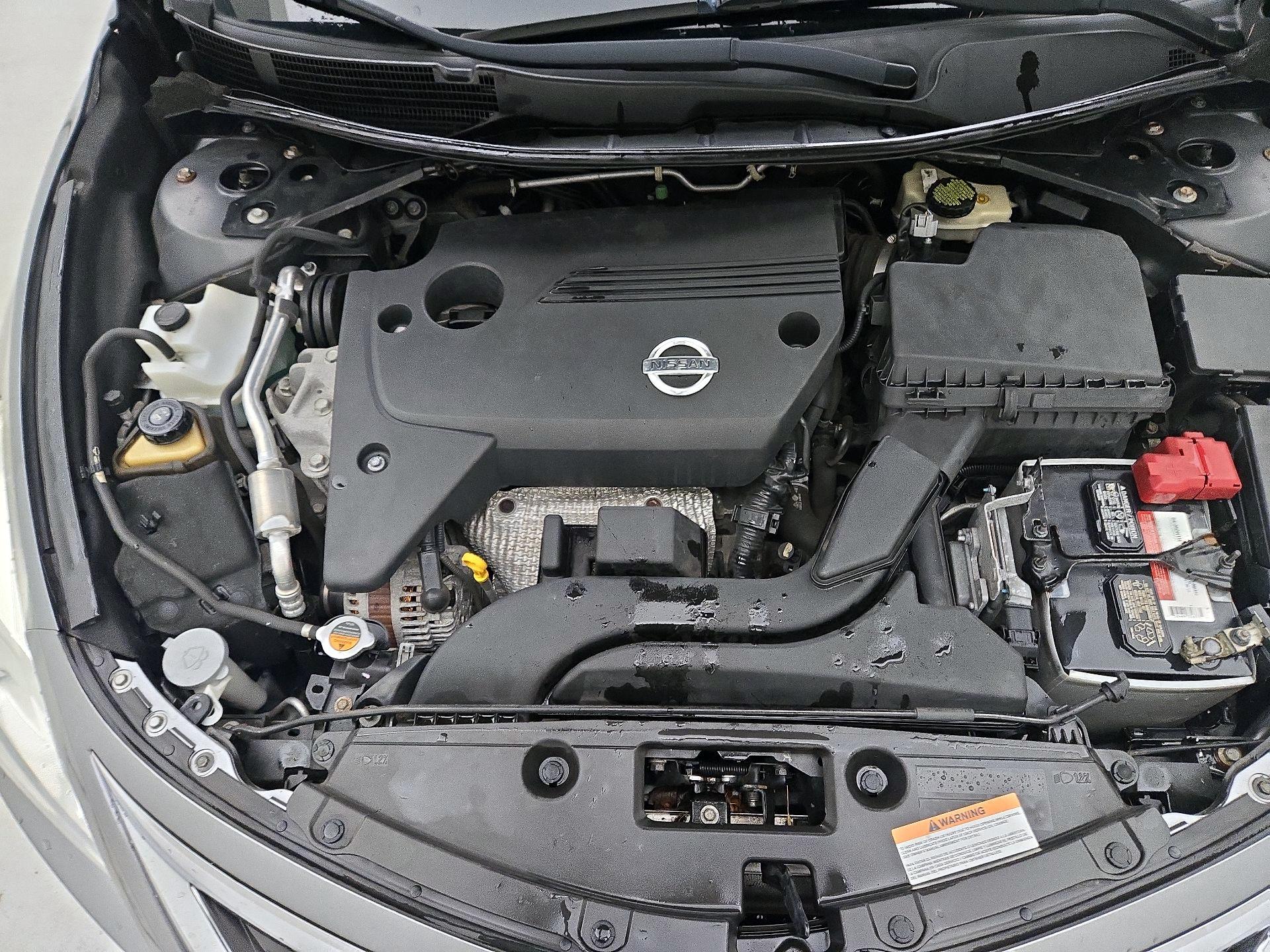 Thumbnail: 2015 Nissan Altima - 19