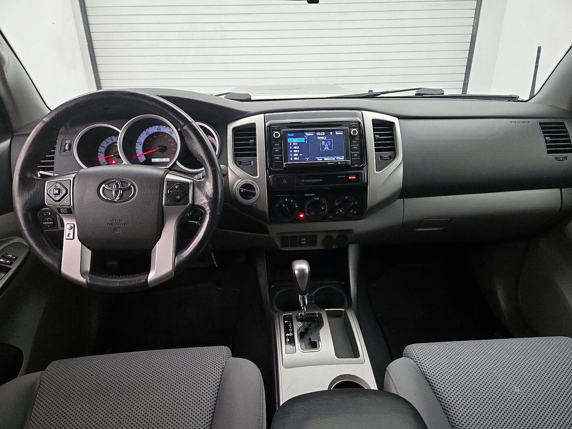 Thumbnail: 2015 Toyota Tacoma - 9