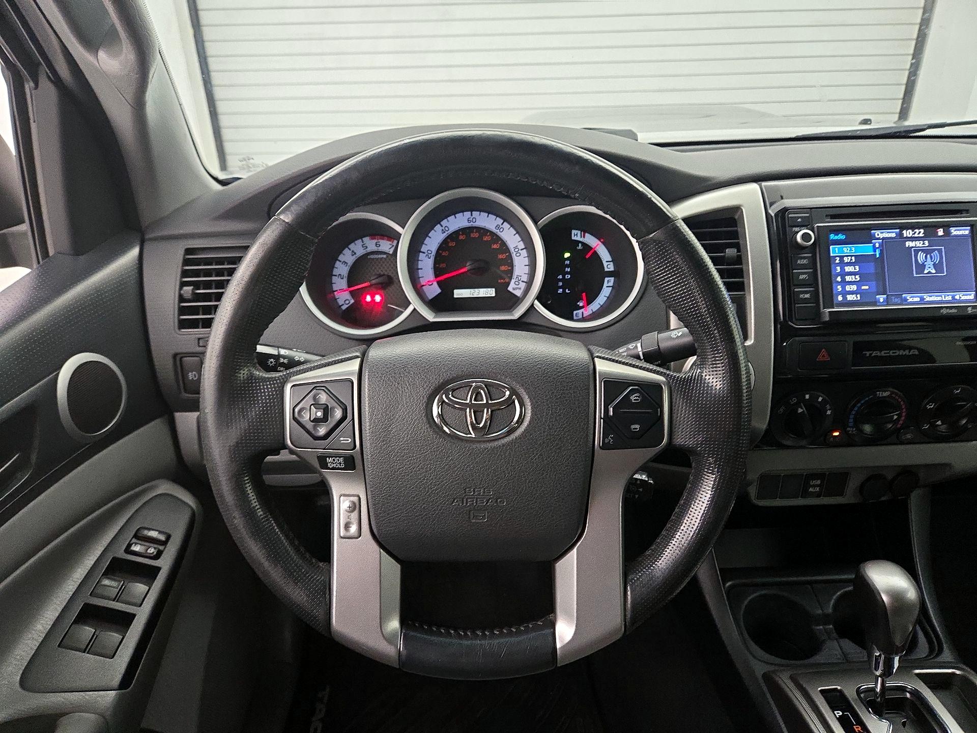 Thumbnail: 2015 Toyota Tacoma - 10