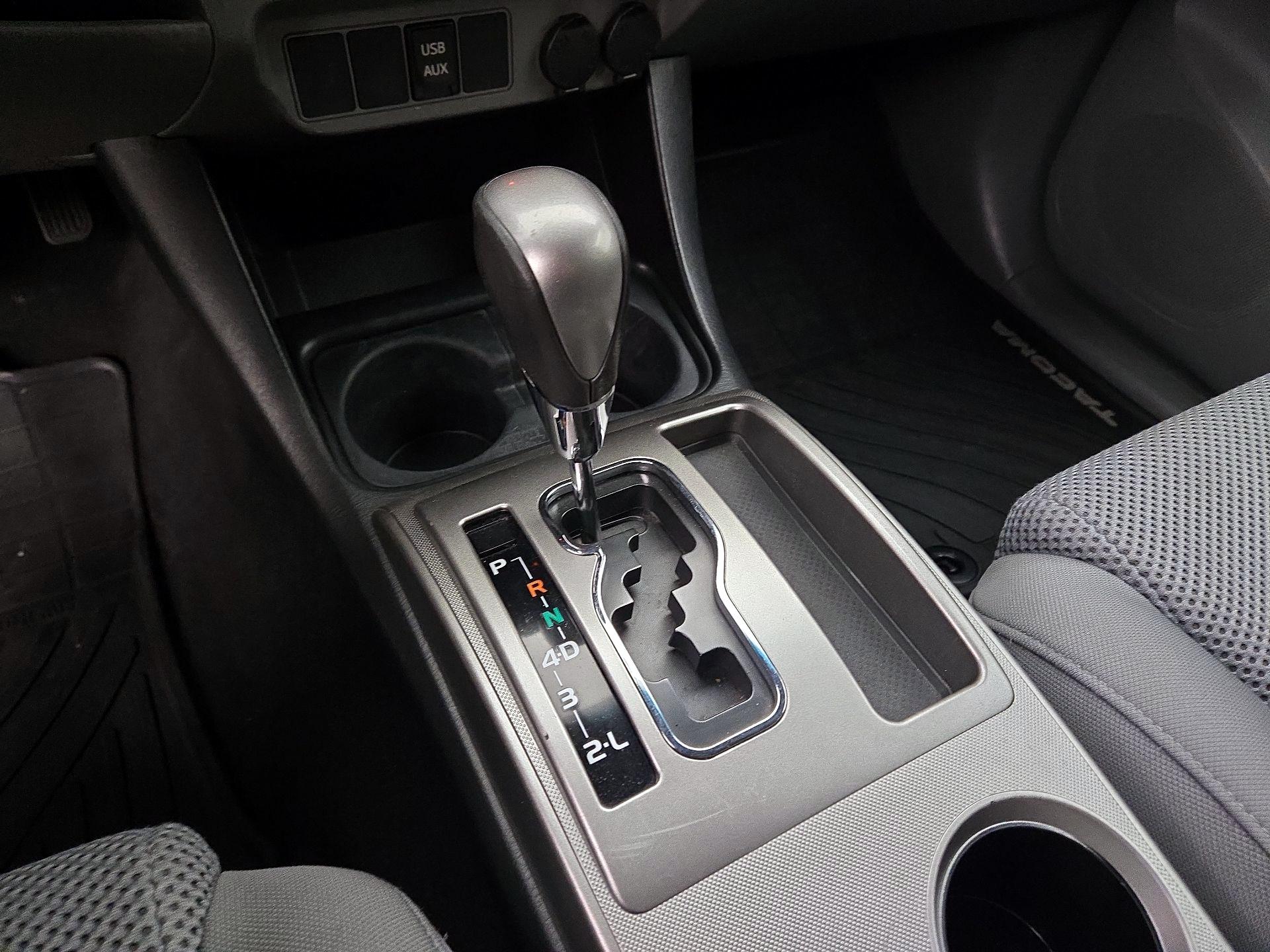 Thumbnail: 2015 Toyota Tacoma - 17