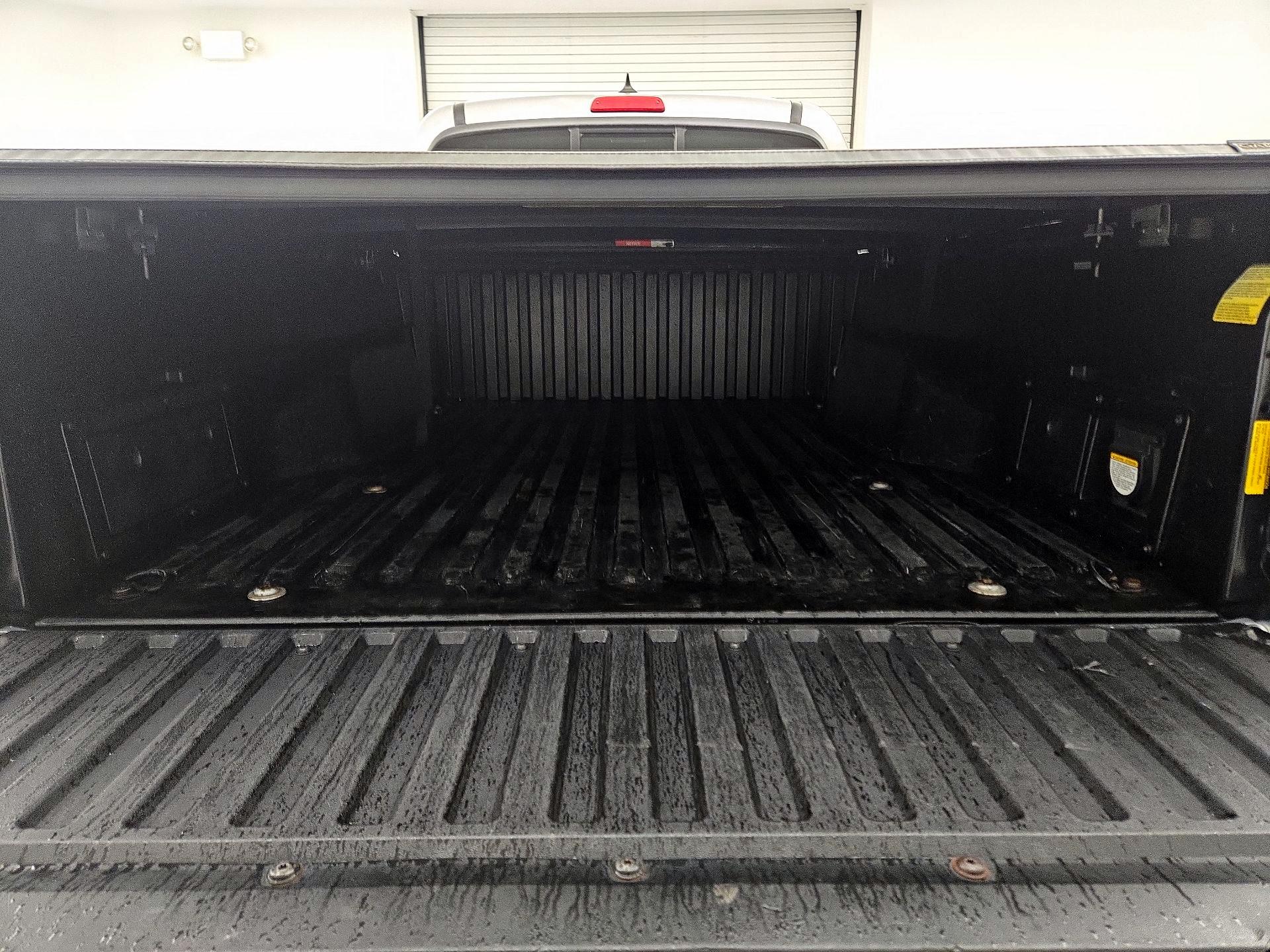 Thumbnail: 2015 Toyota Tacoma - 20