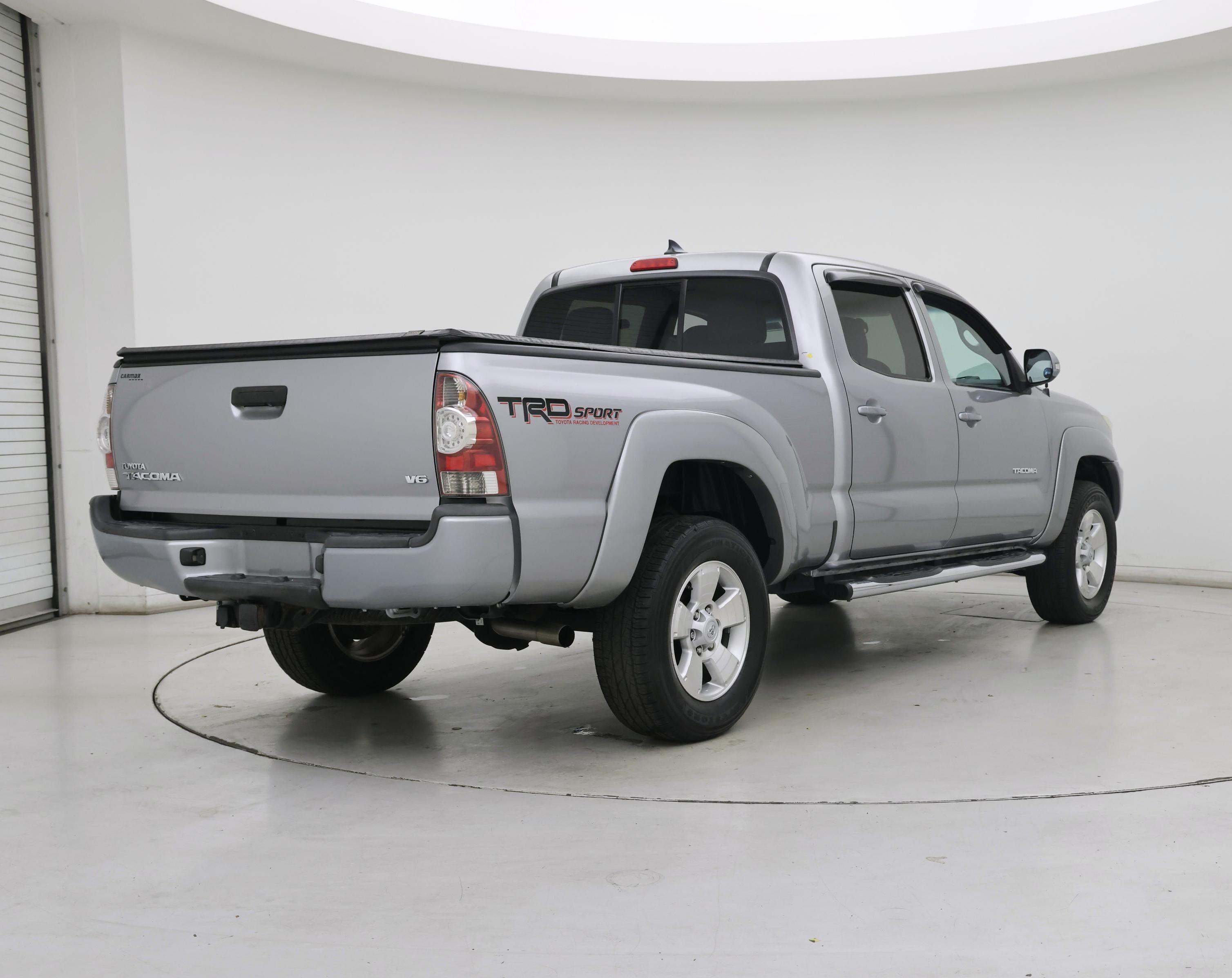 Thumbnail: 2015 Toyota Tacoma - 8