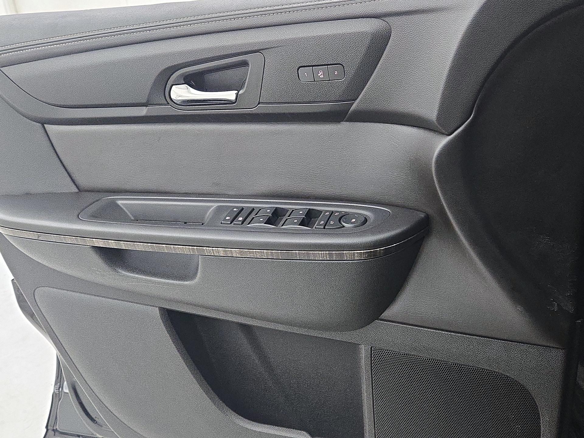 Thumbnail: 2017 GMC Acadia - 12