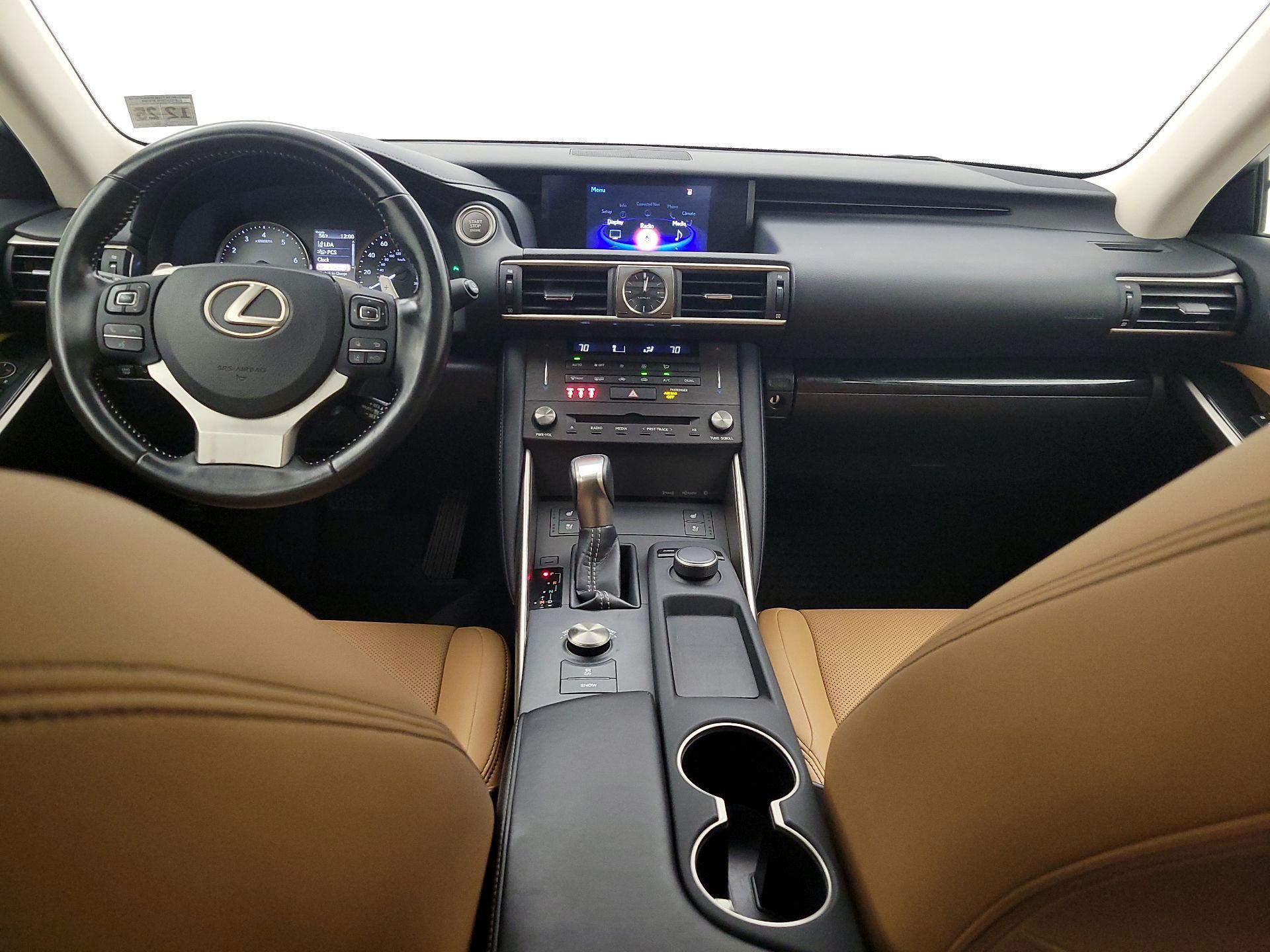 Thumbnail: 2020 Lexus IS - 9