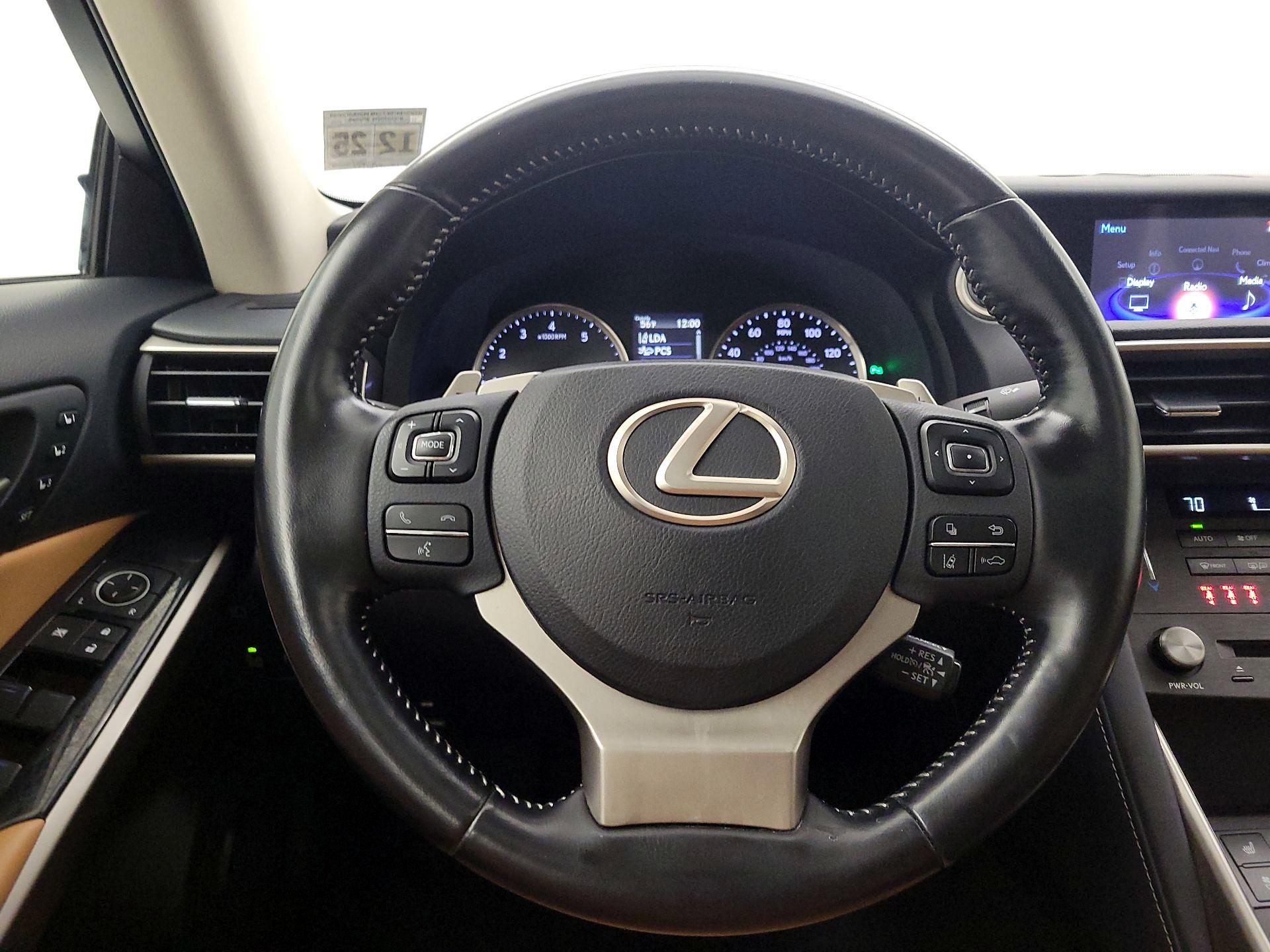 Thumbnail: 2020 Lexus IS - 10