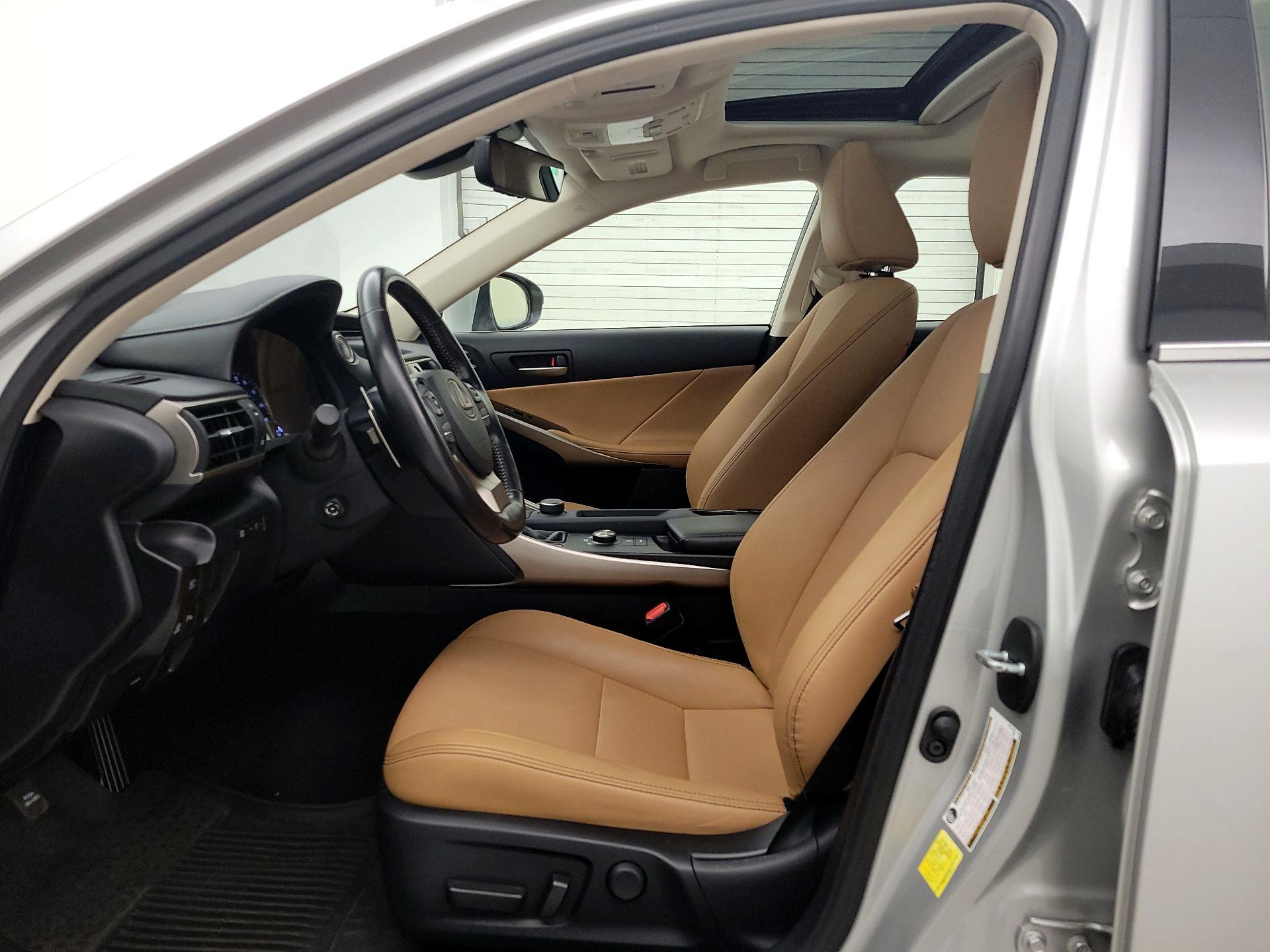 Thumbnail: 2020 Lexus IS - 11