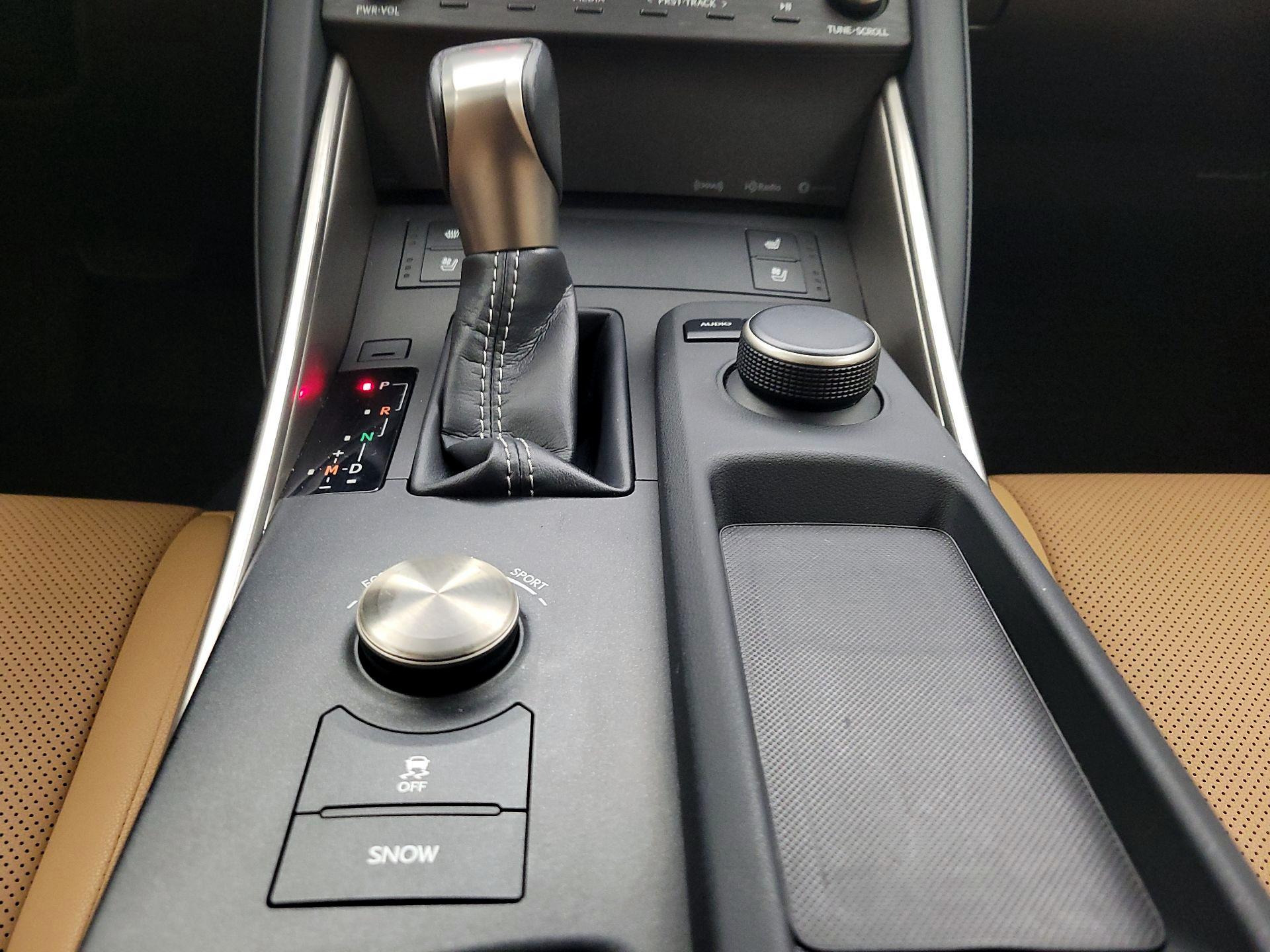 Thumbnail: 2020 Lexus IS - 17