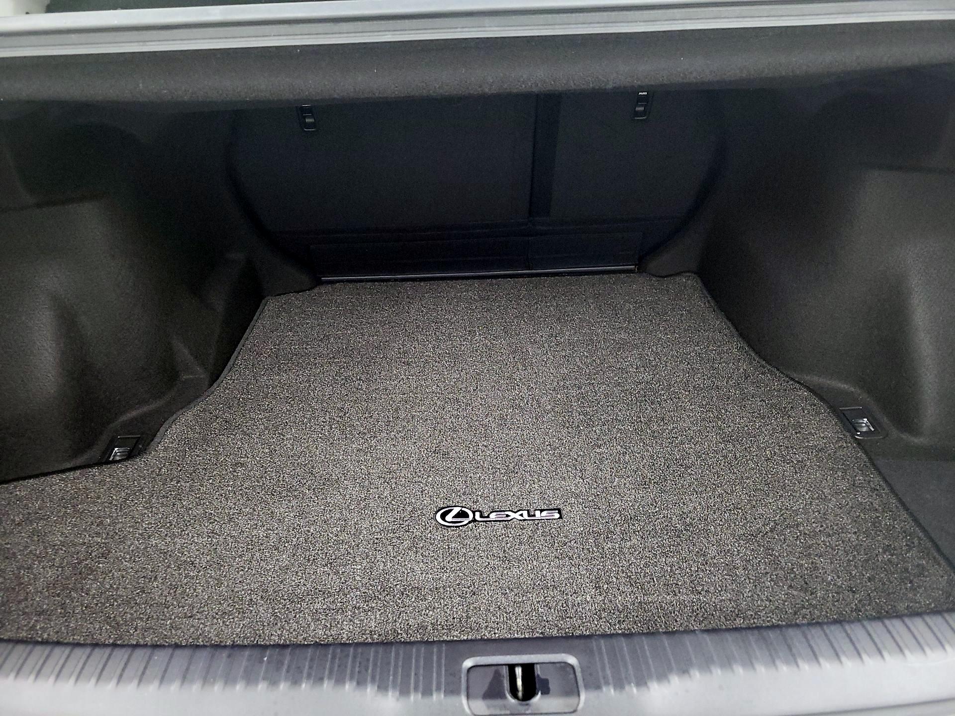 Thumbnail: 2020 Lexus IS - 20