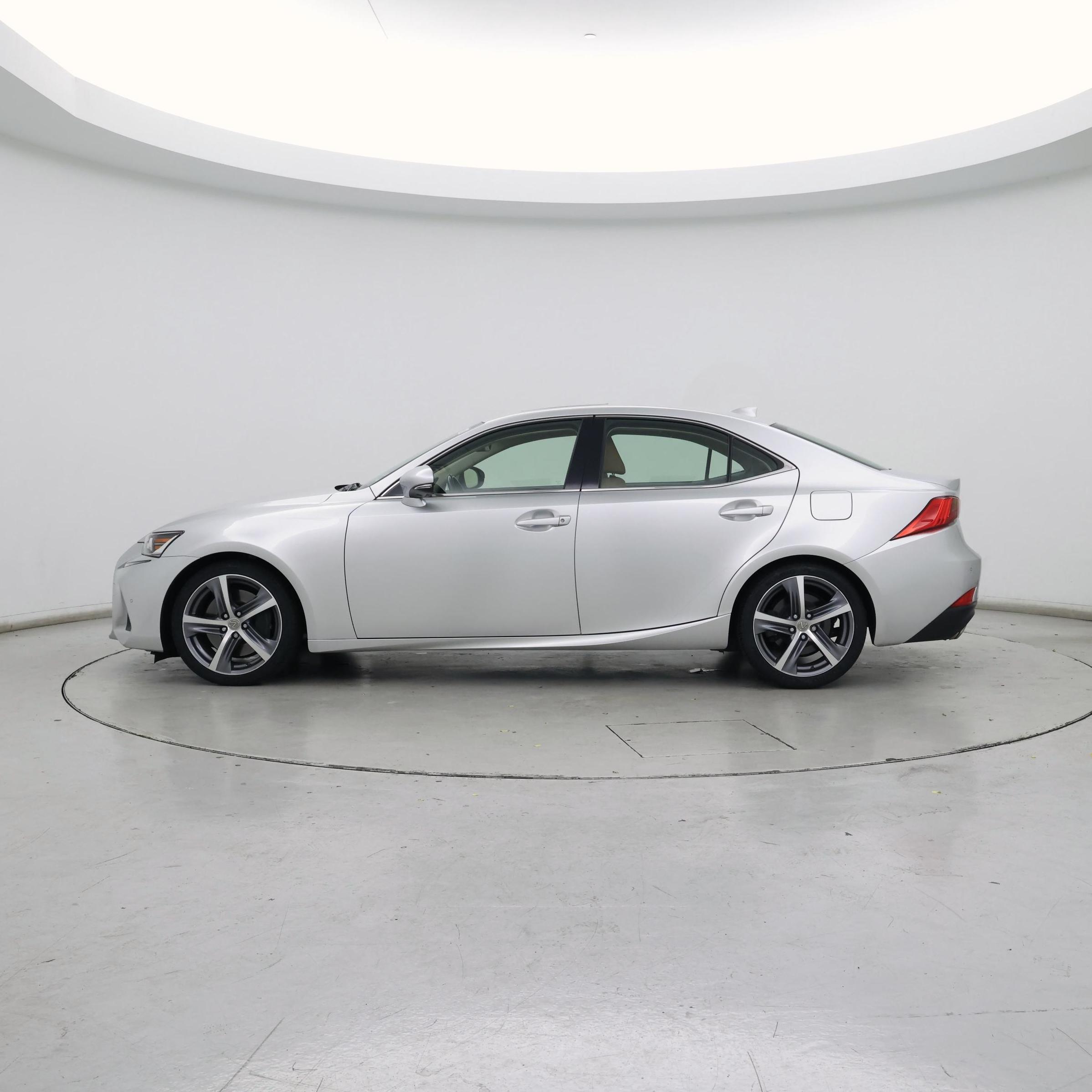 Thumbnail: 2020 Lexus IS - 3