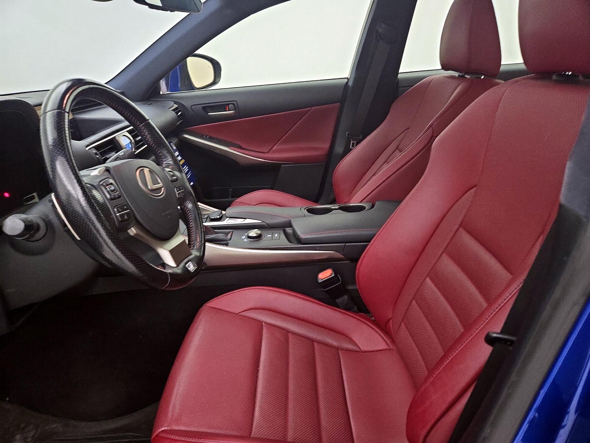 Thumbnail: 2017 Lexus IS - 11