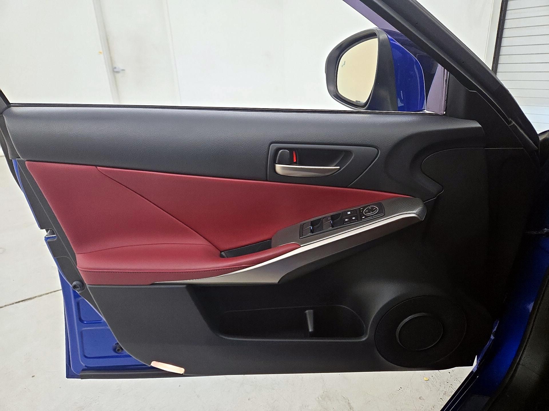 Thumbnail: 2017 Lexus IS - 12