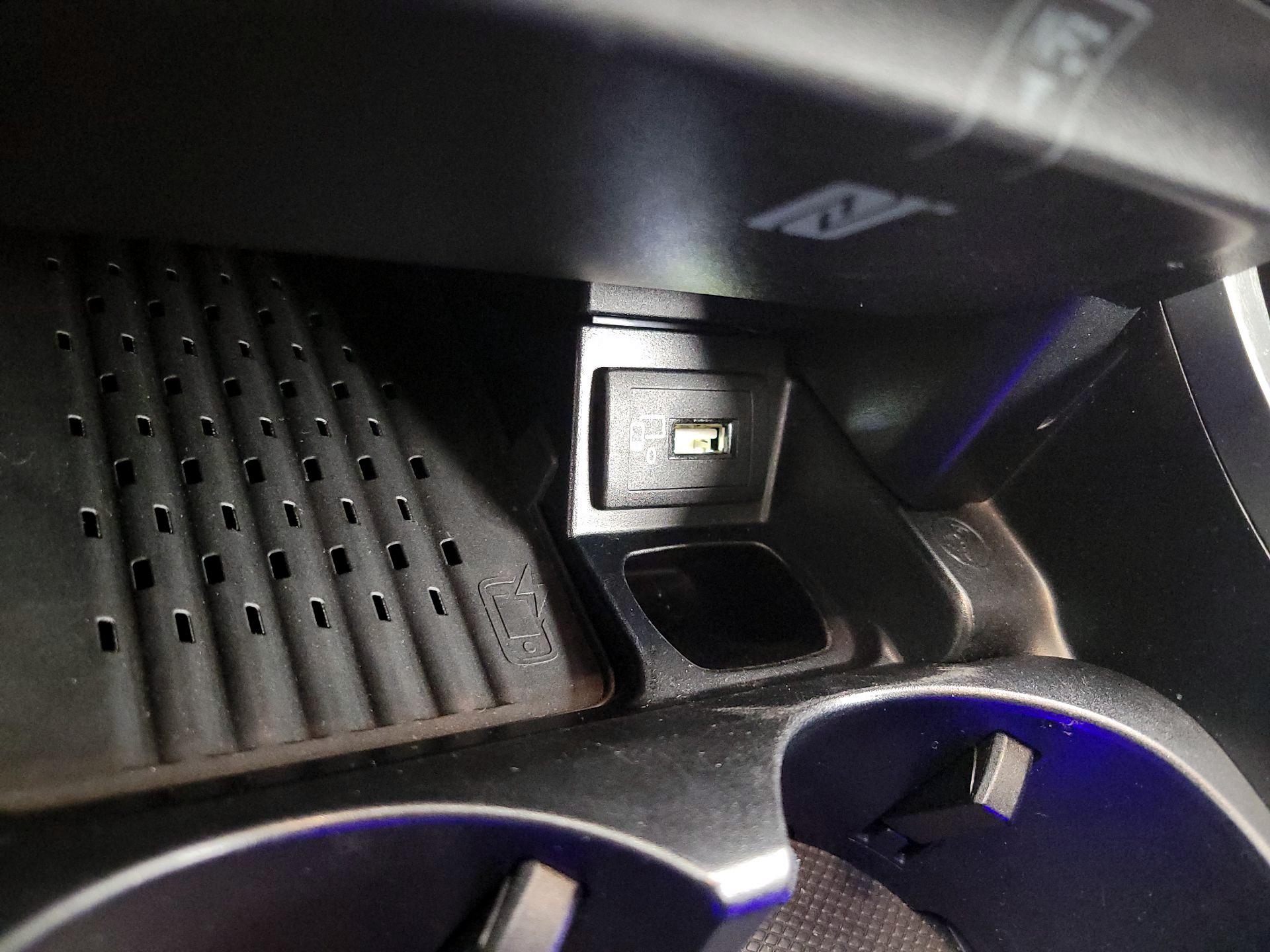 Thumbnail: 2020 Mercedes-Benz E-Class - 19