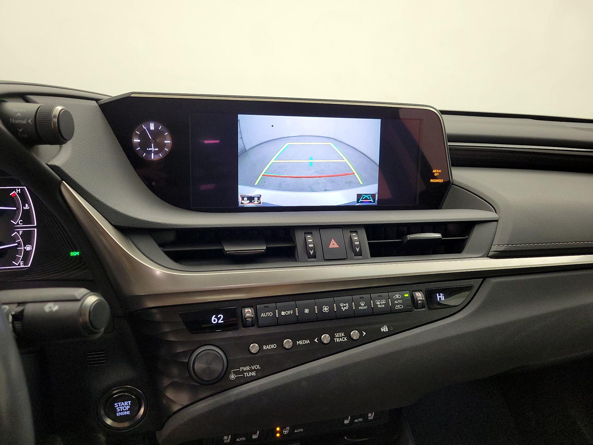 Thumbnail: 2020 Lexus ES - 15