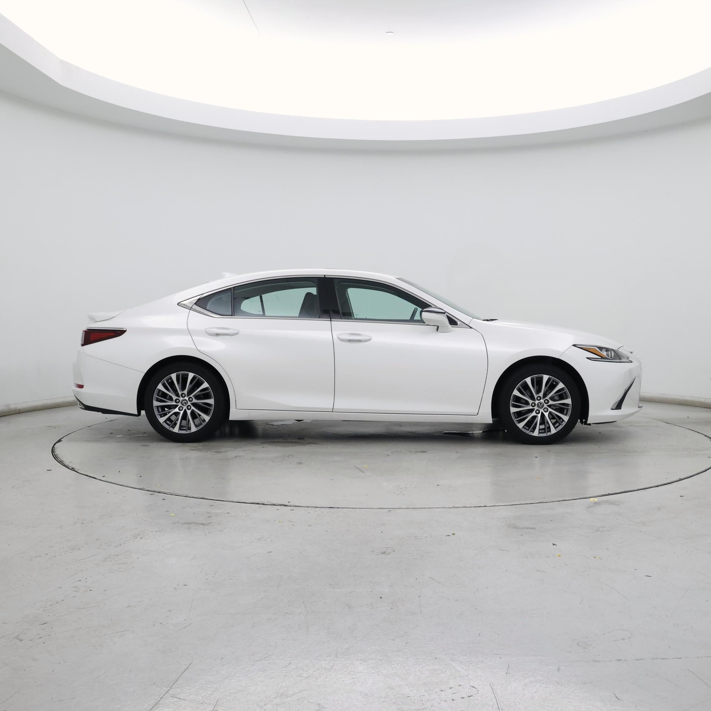 Thumbnail: 2020 Lexus ES - 7