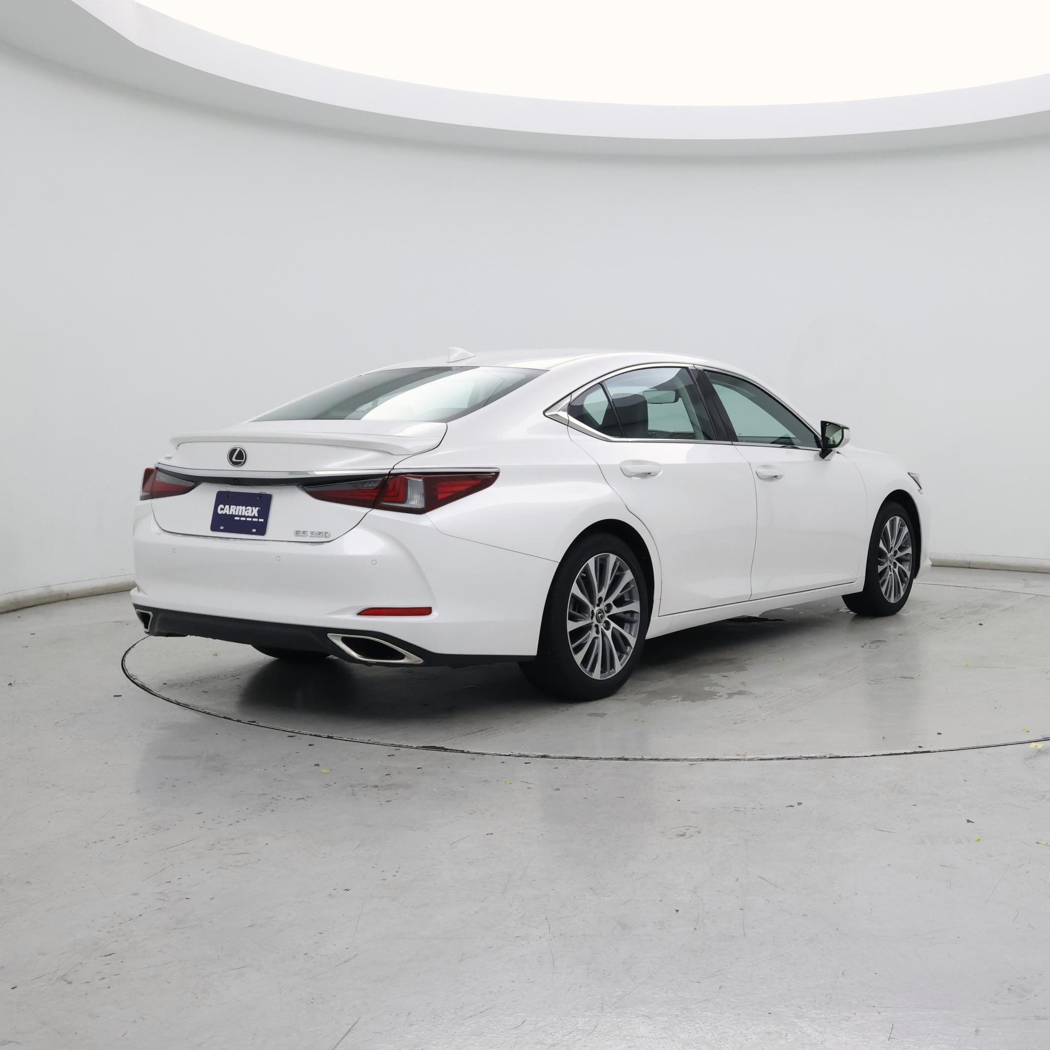 Thumbnail: 2020 Lexus ES - 8