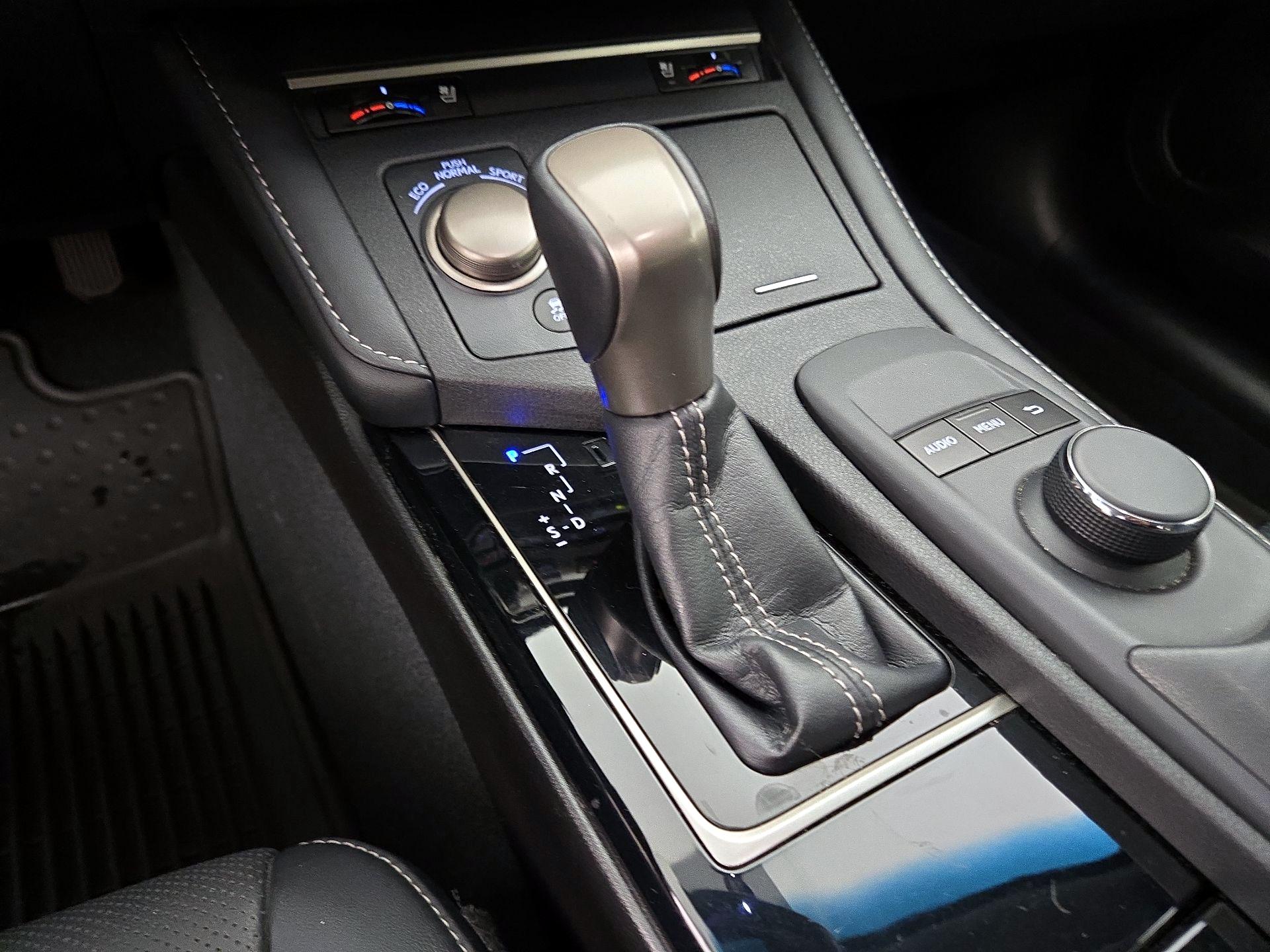 Thumbnail: 2016 Lexus ES - 17