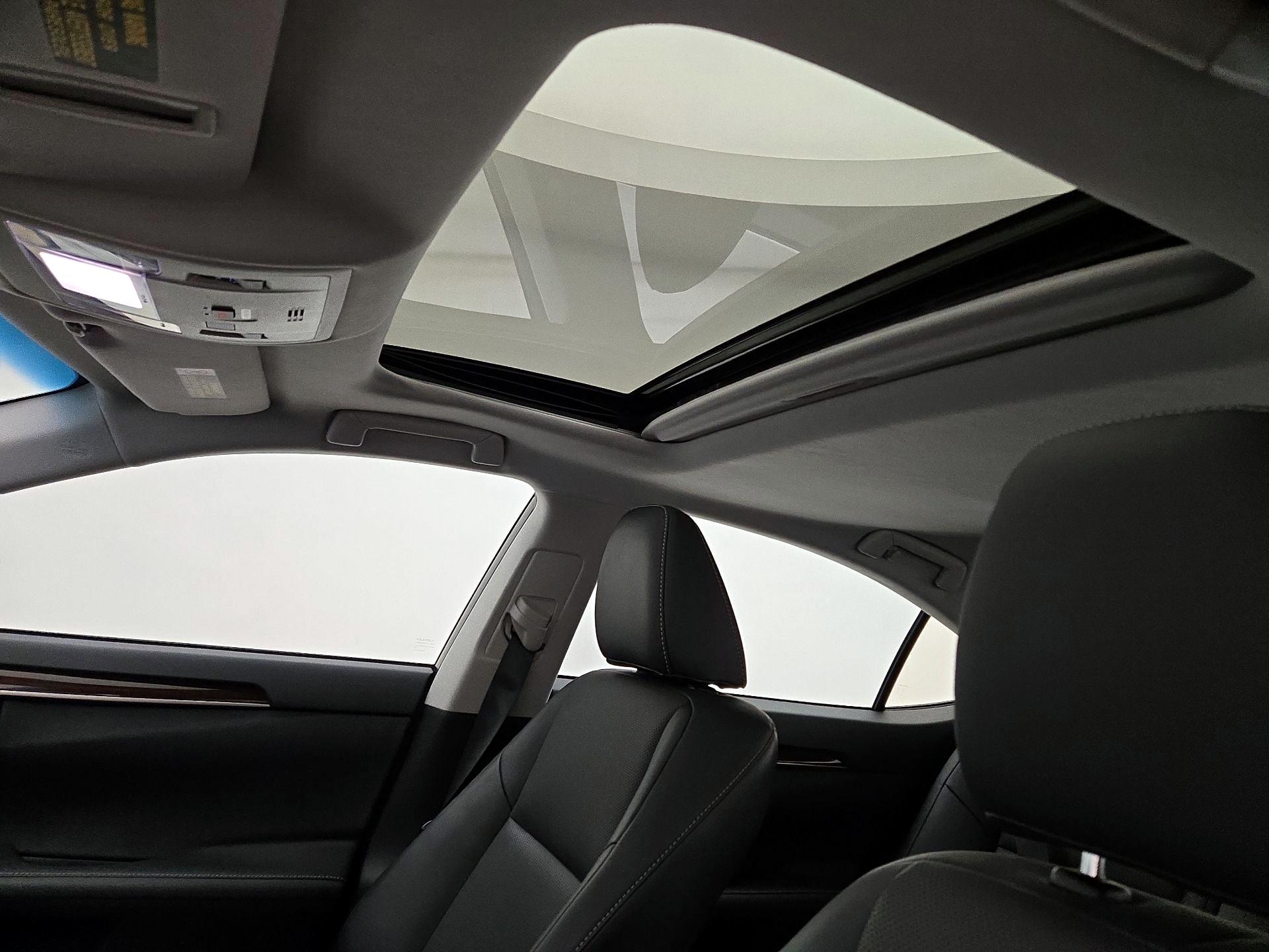 Thumbnail: 2016 Lexus ES - 18