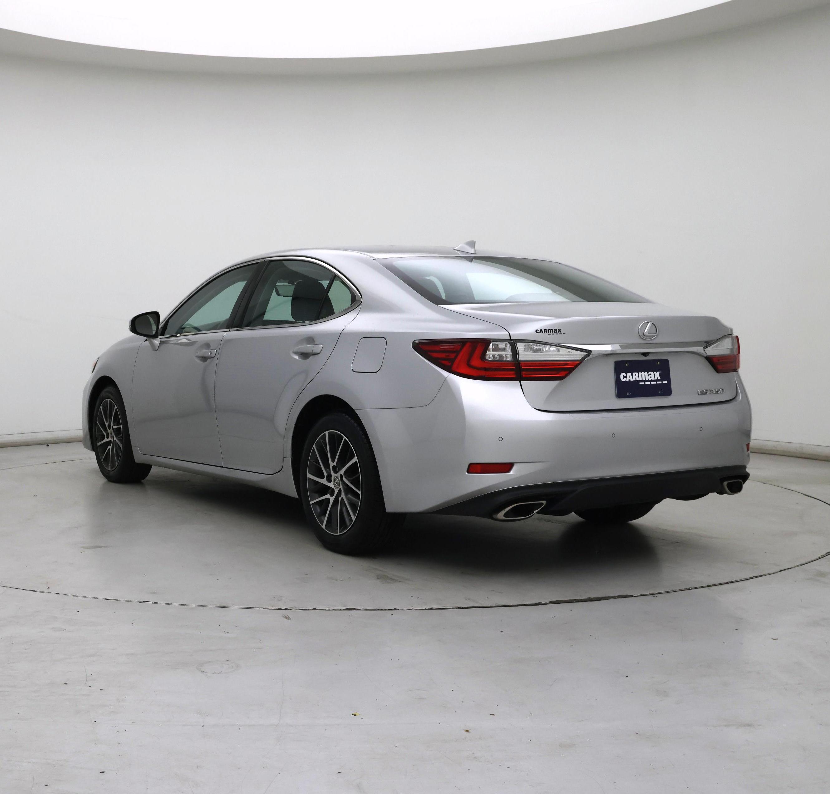 Thumbnail: 2016 Lexus ES - 2