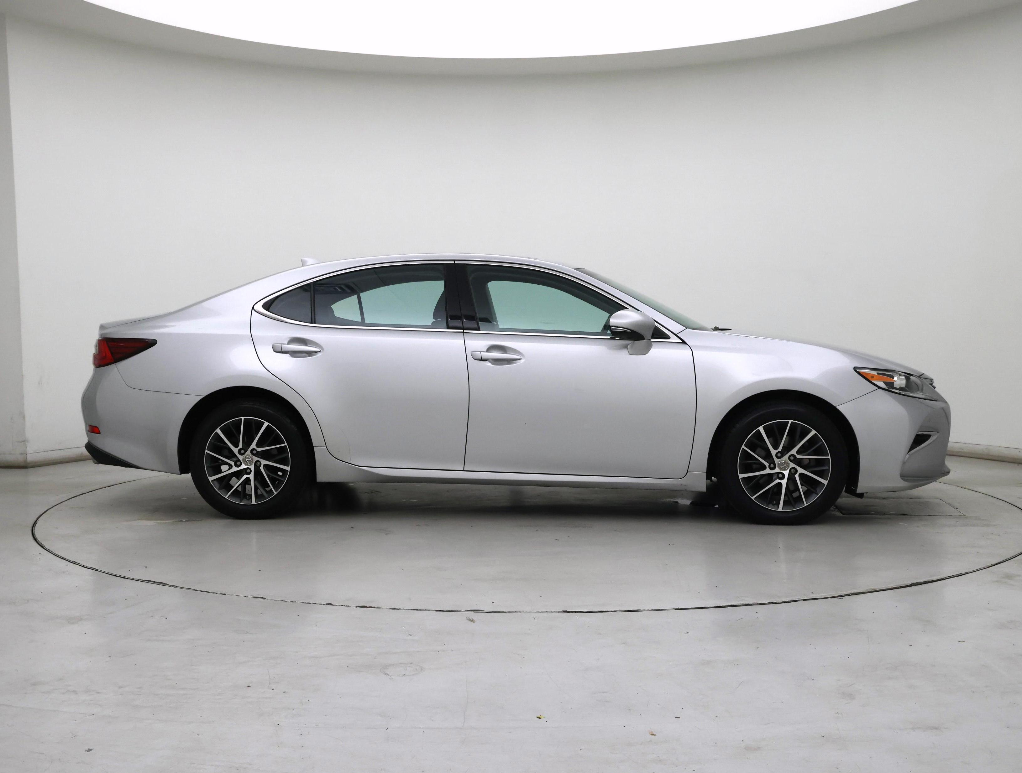 Thumbnail: 2016 Lexus ES - 7