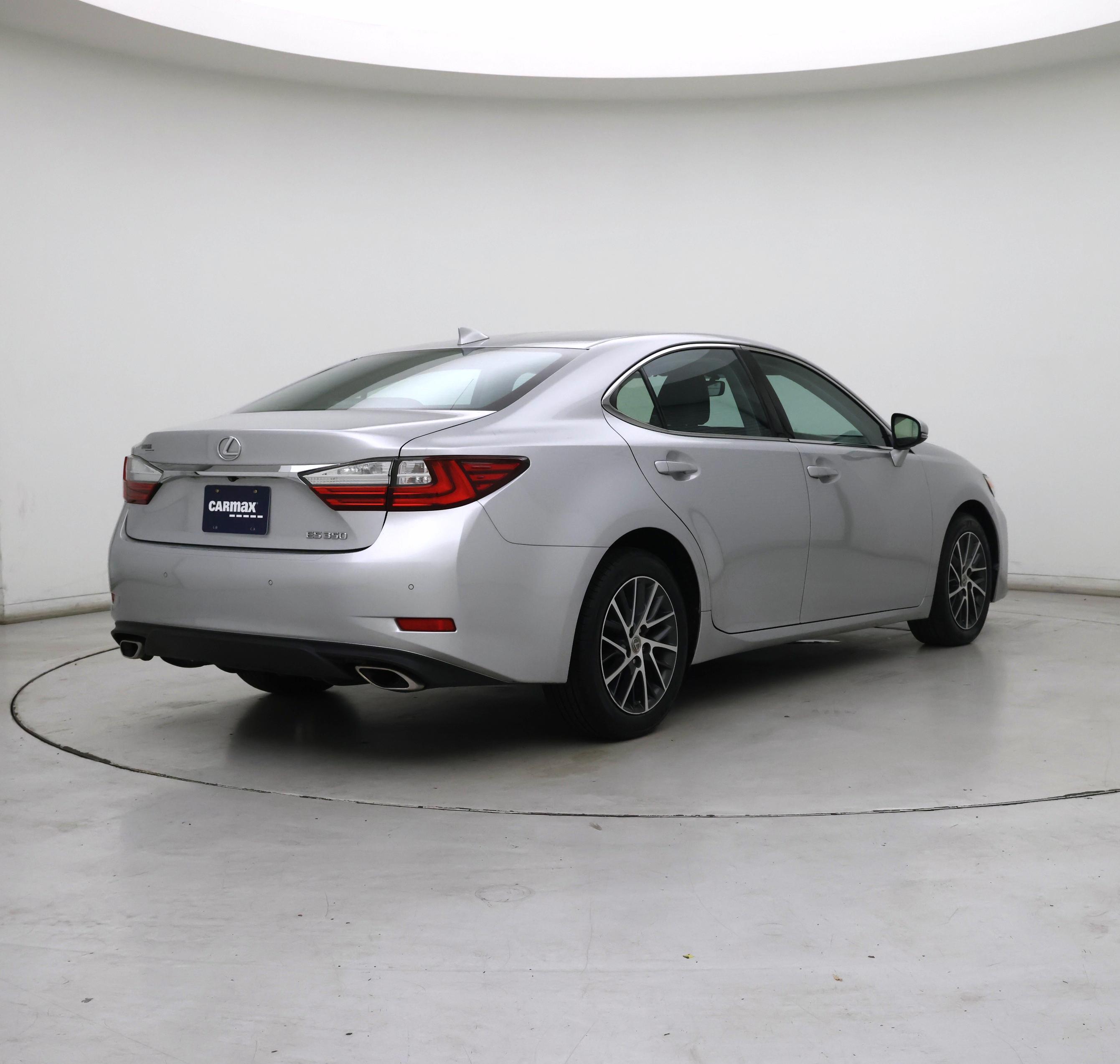 Thumbnail: 2016 Lexus ES - 8