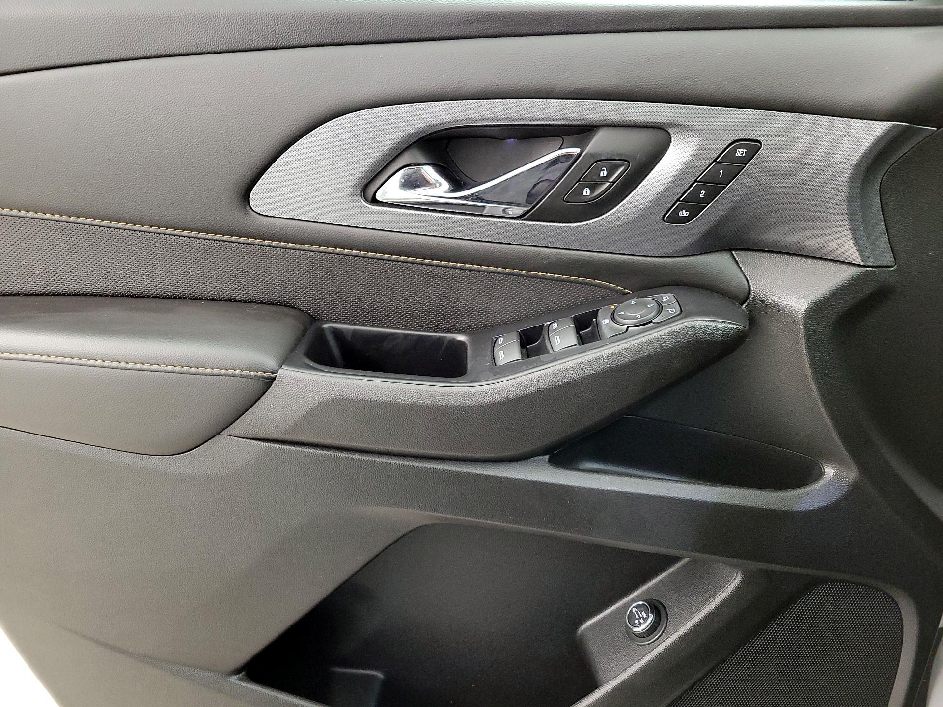 Thumbnail: 2020 Chevrolet Traverse - 12