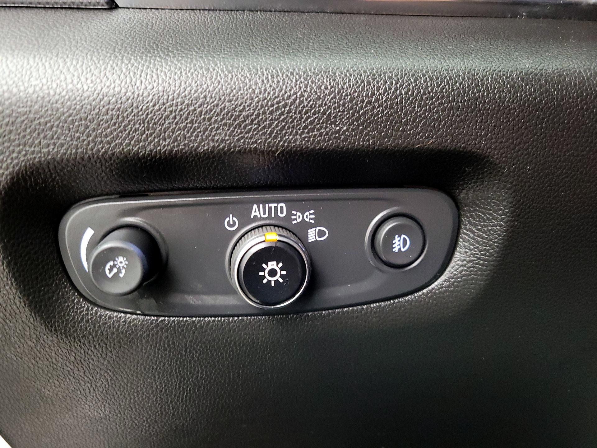 Thumbnail: 2020 Chevrolet Traverse - 13