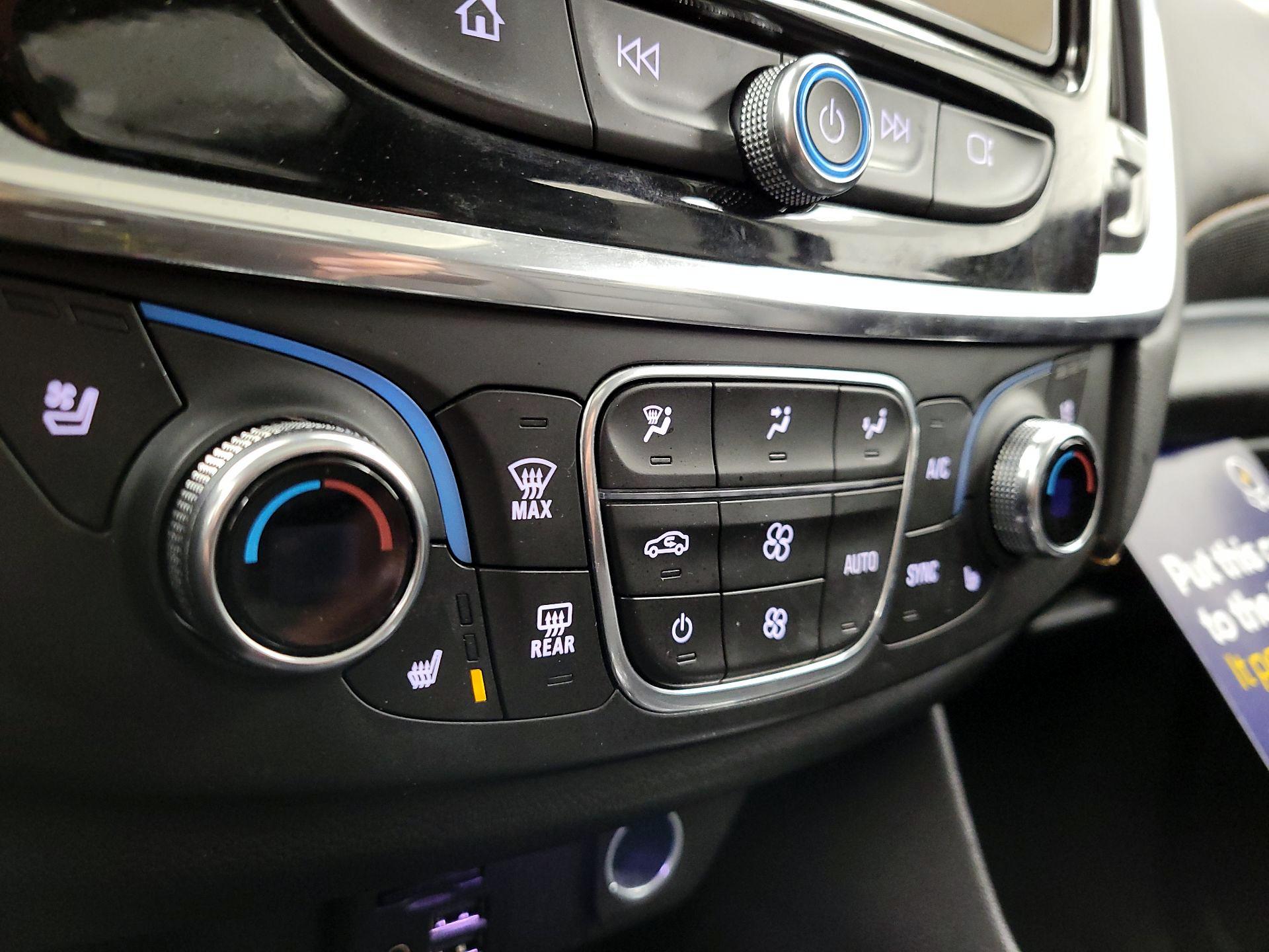 Thumbnail: 2020 Chevrolet Traverse - 17