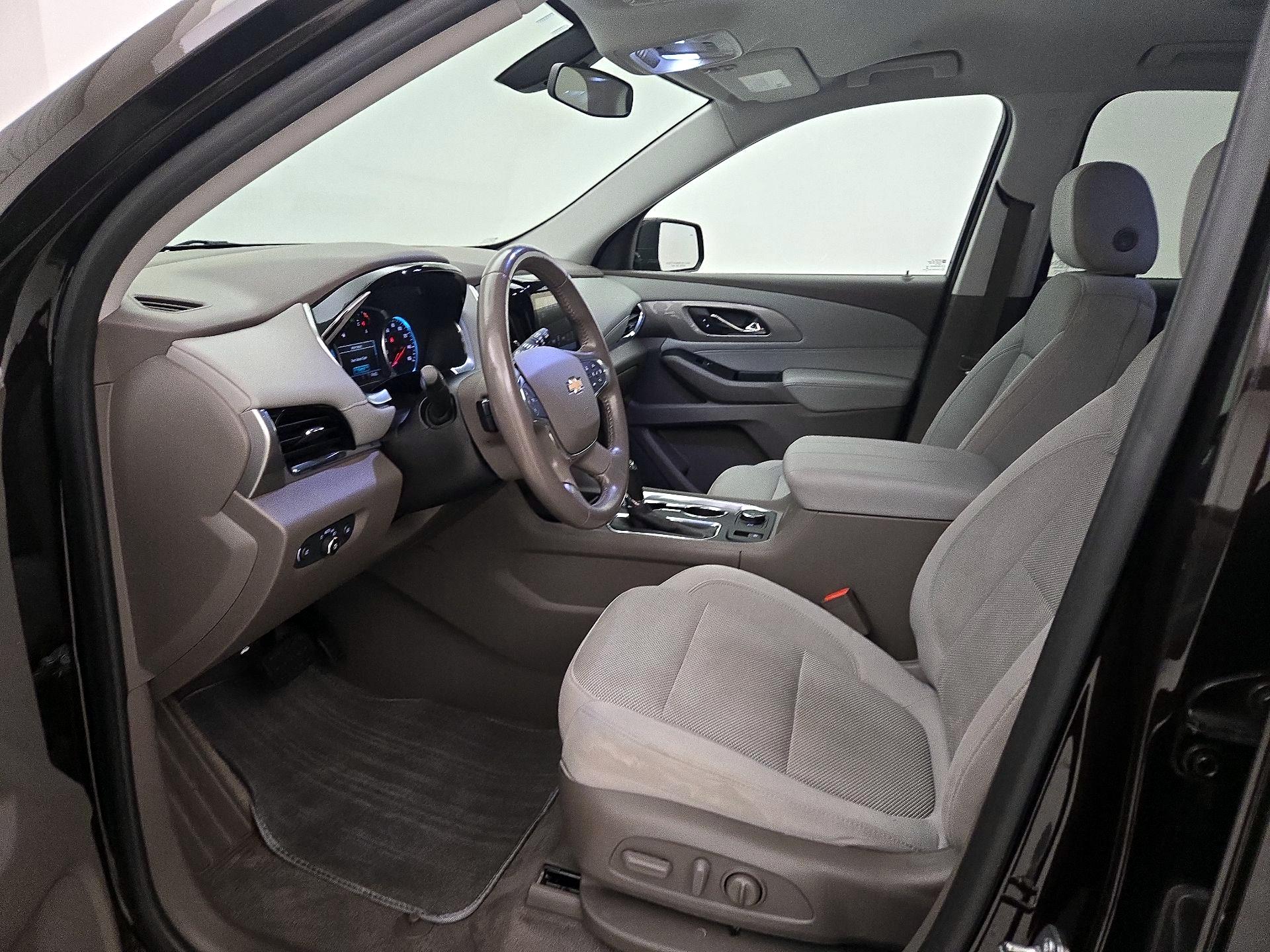 Thumbnail: 2019 Chevrolet Traverse - 11