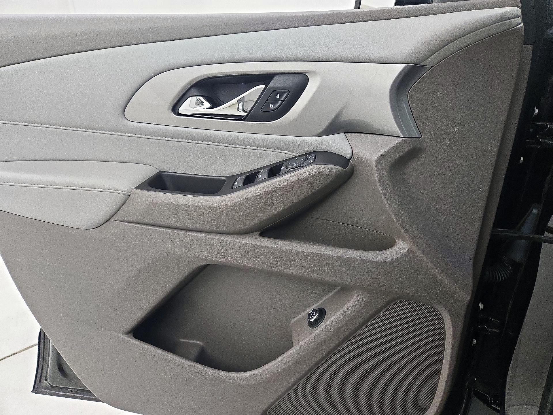 Thumbnail: 2019 Chevrolet Traverse - 12