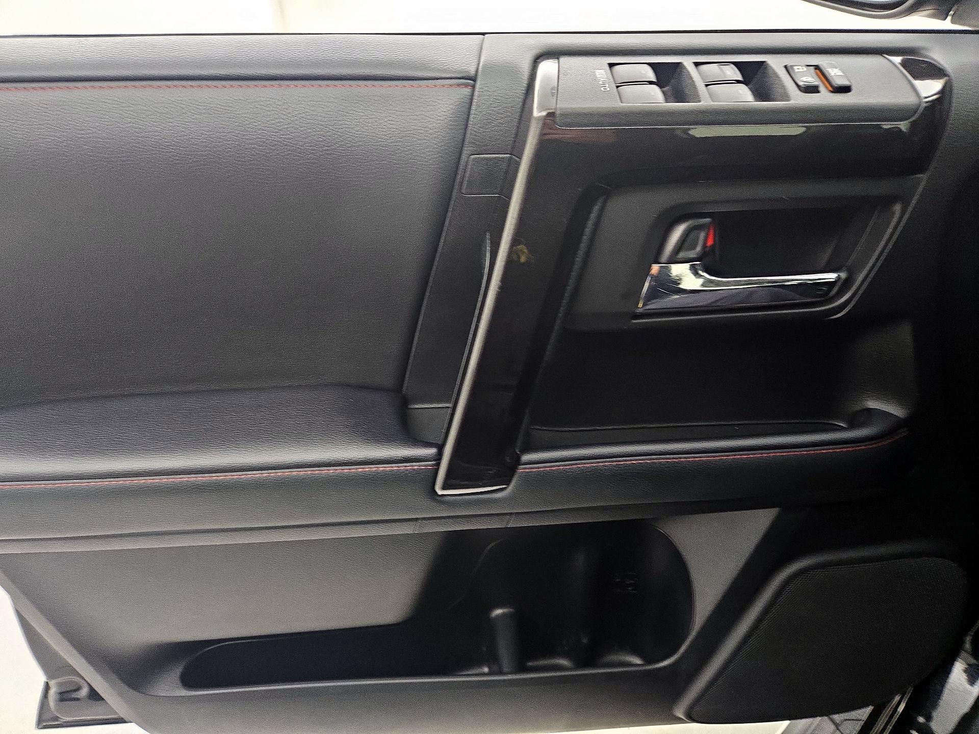 Thumbnail: 2020 Toyota 4Runner - 12