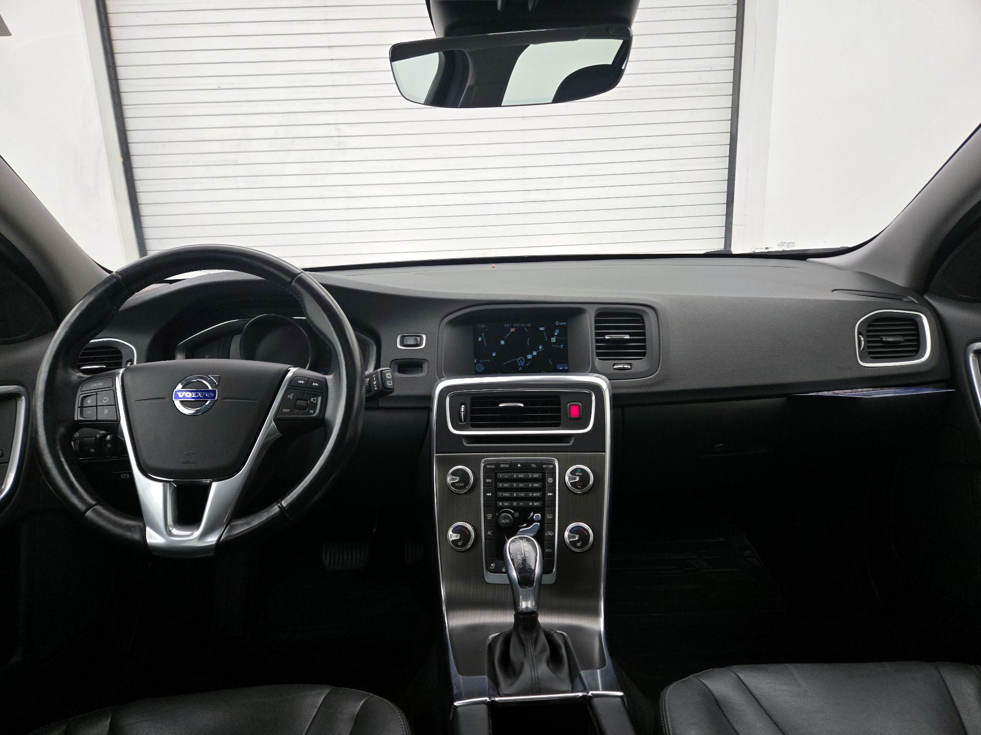 Thumbnail: 2016 Volvo V60 - 9