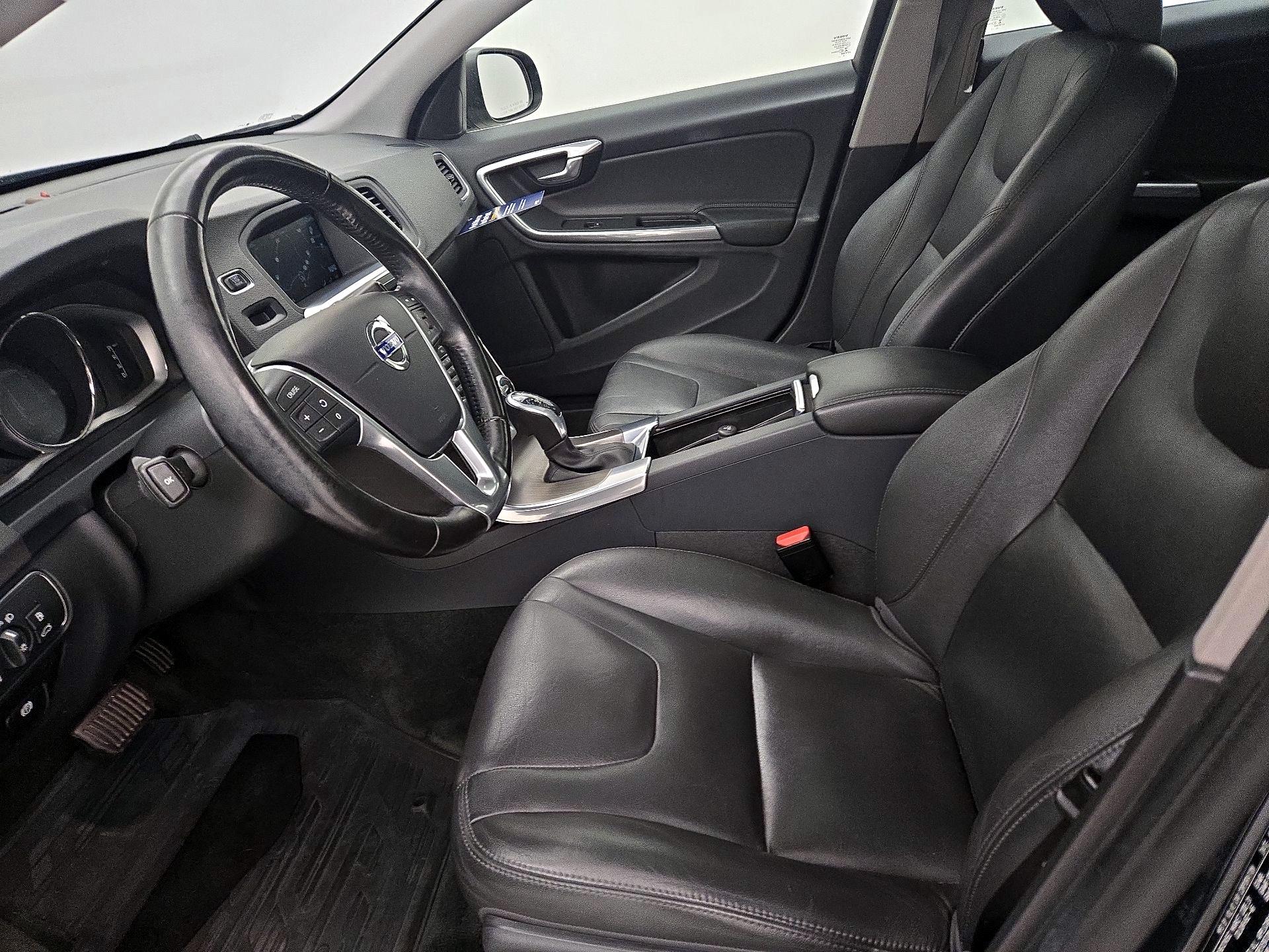 Thumbnail: 2016 Volvo V60 - 11