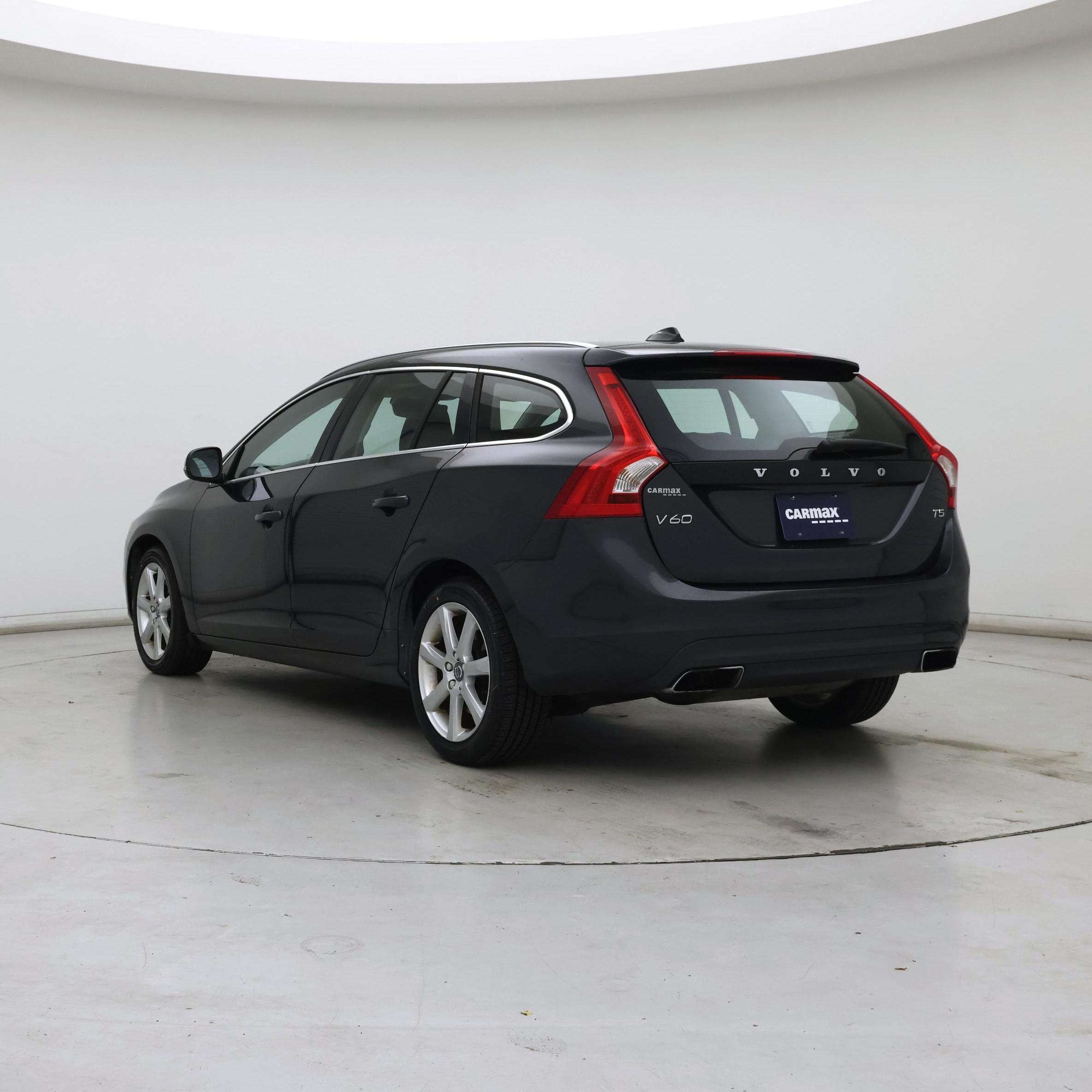 Thumbnail: 2016 Volvo V60 - 2