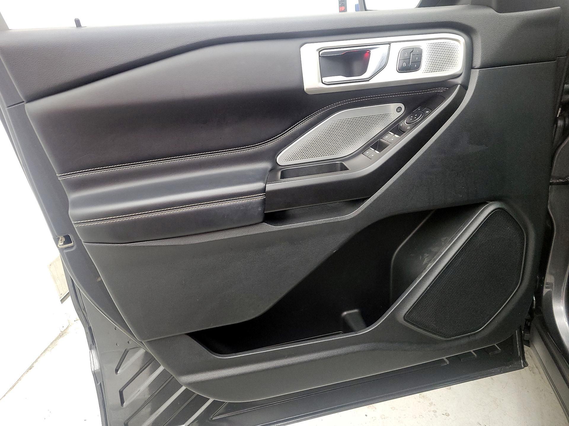 Thumbnail: 2020 Ford Explorer - 12