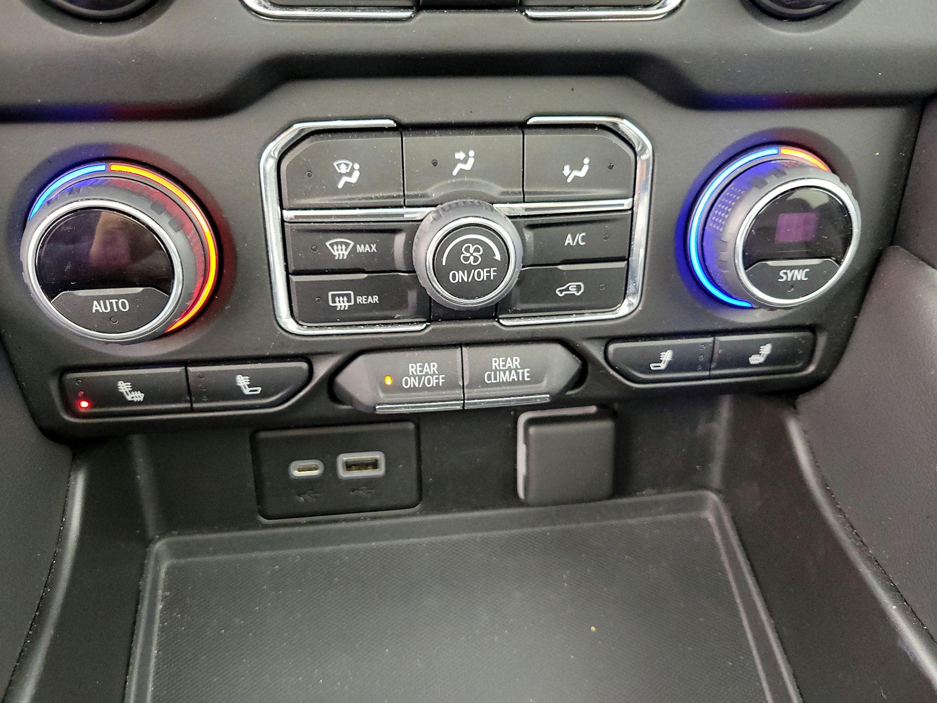 Thumbnail: 2022 Chevrolet Tahoe - 17